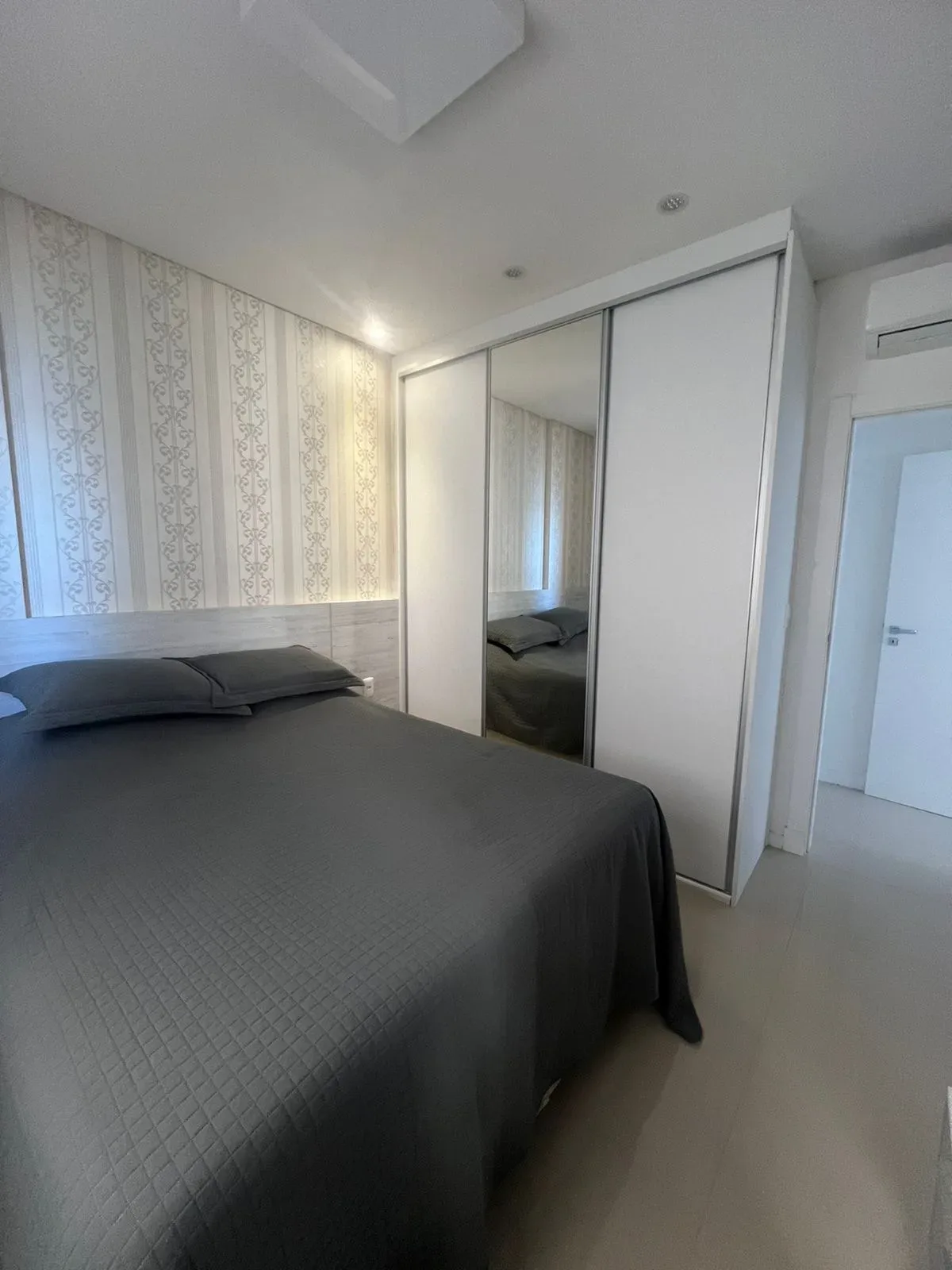 Infinity Blue: Luxury Oceanfront Apartment in Centro — photo 18
