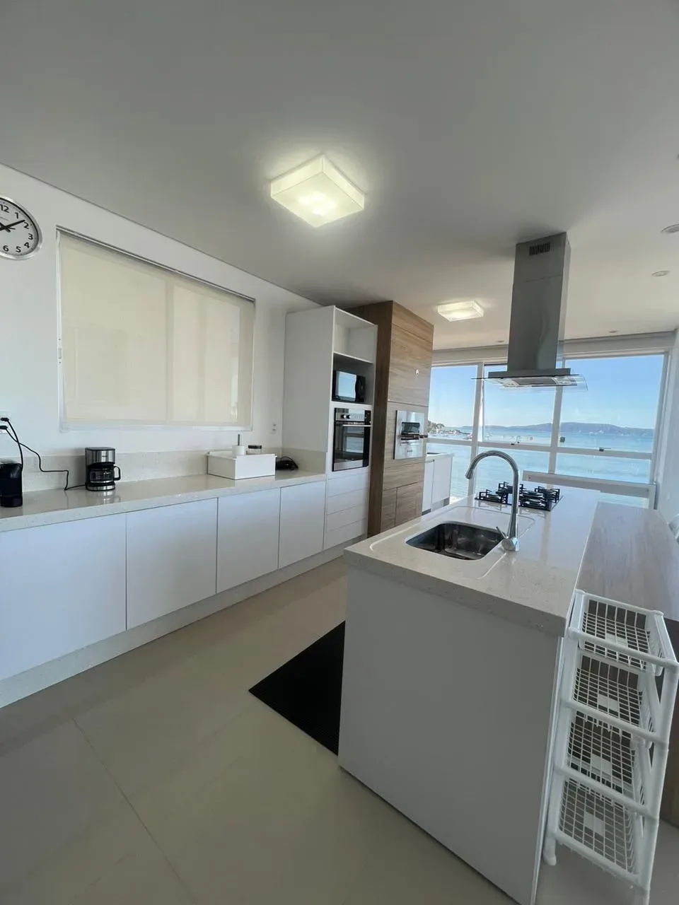 Infinity Blue: Luxury Oceanfront Apartment in Centro — photo 3