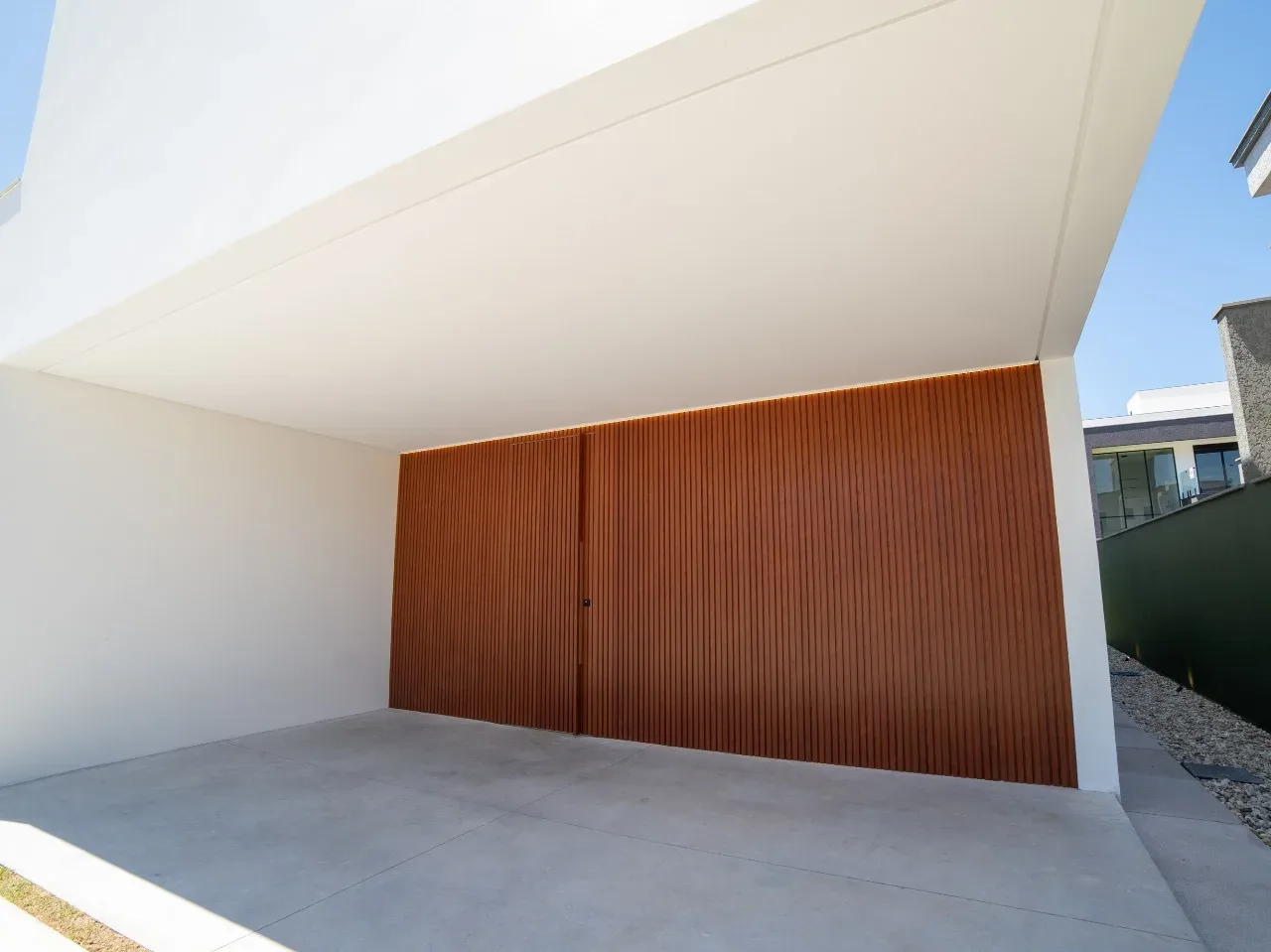 Red Park: Luxury House with Winter Garden in Rio Vermelho — photo 2