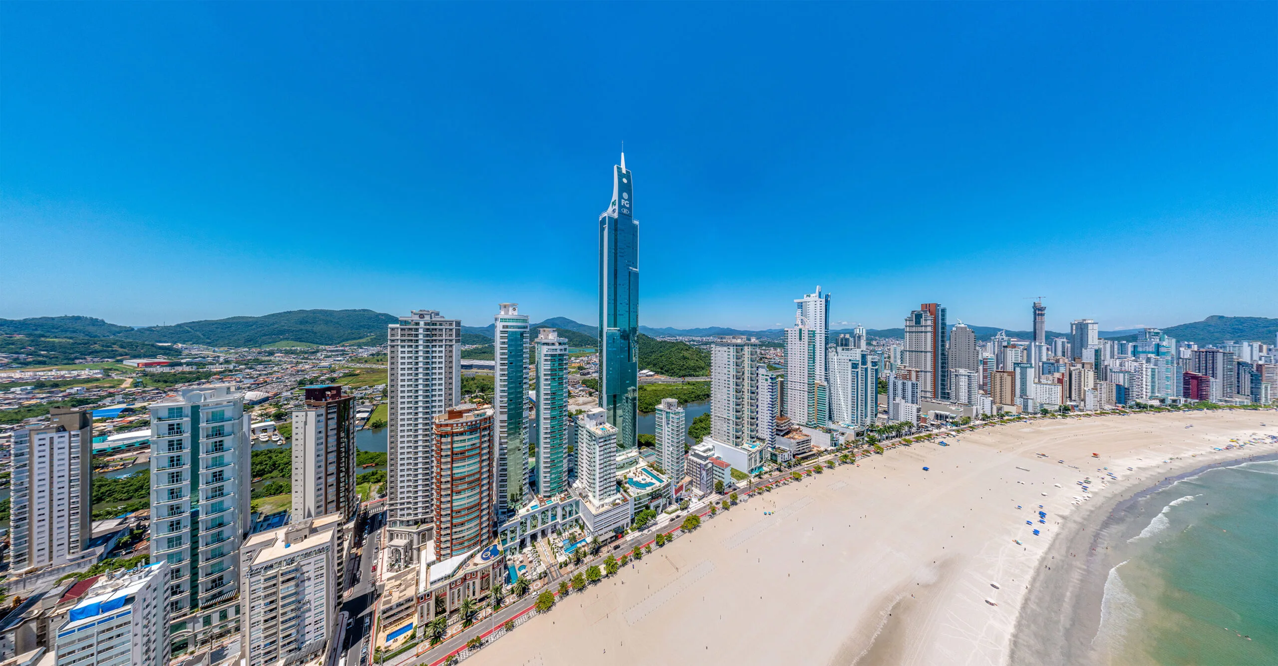 One Tower: Ultra-Luxury Apartment in Barra Sul