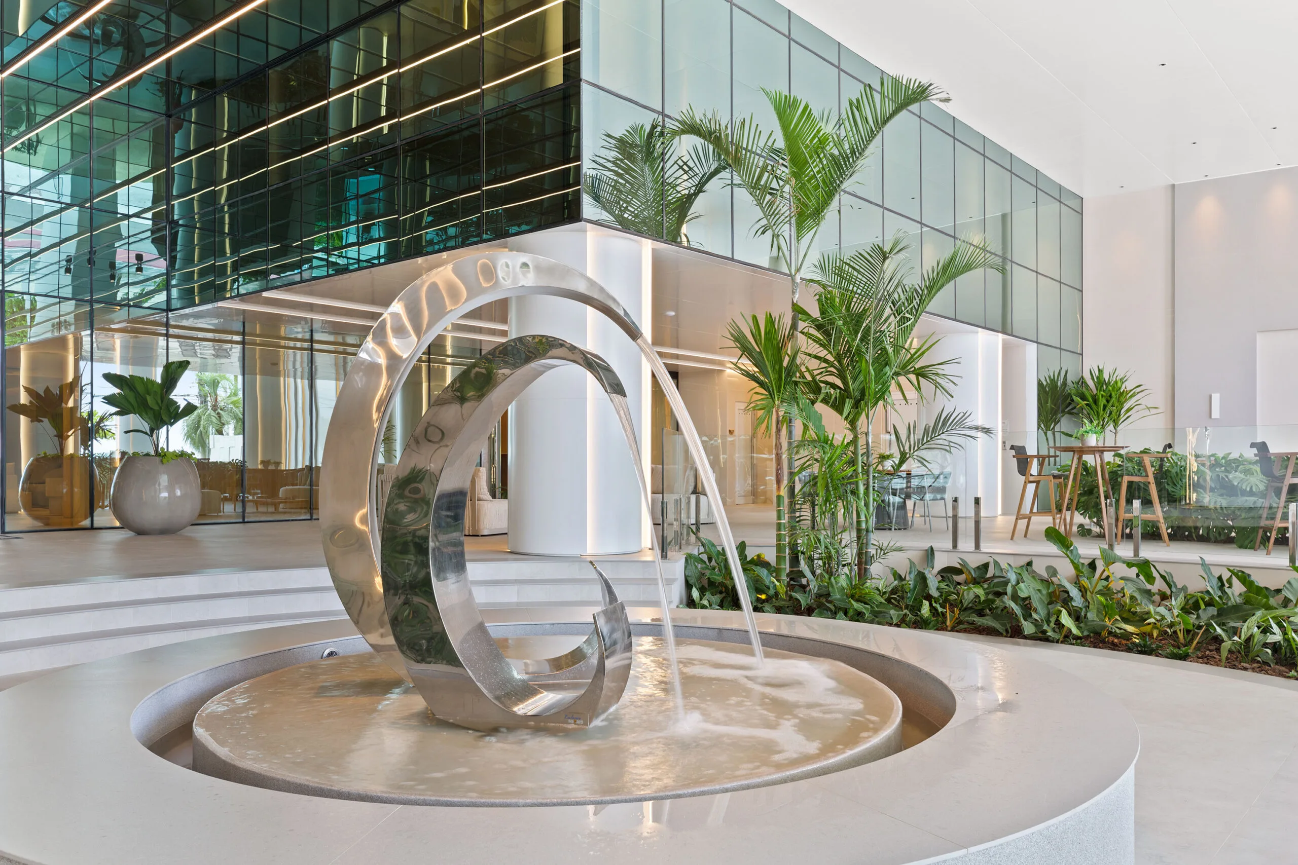 One Tower: Ultra-Luxury Apartment in Barra Sul