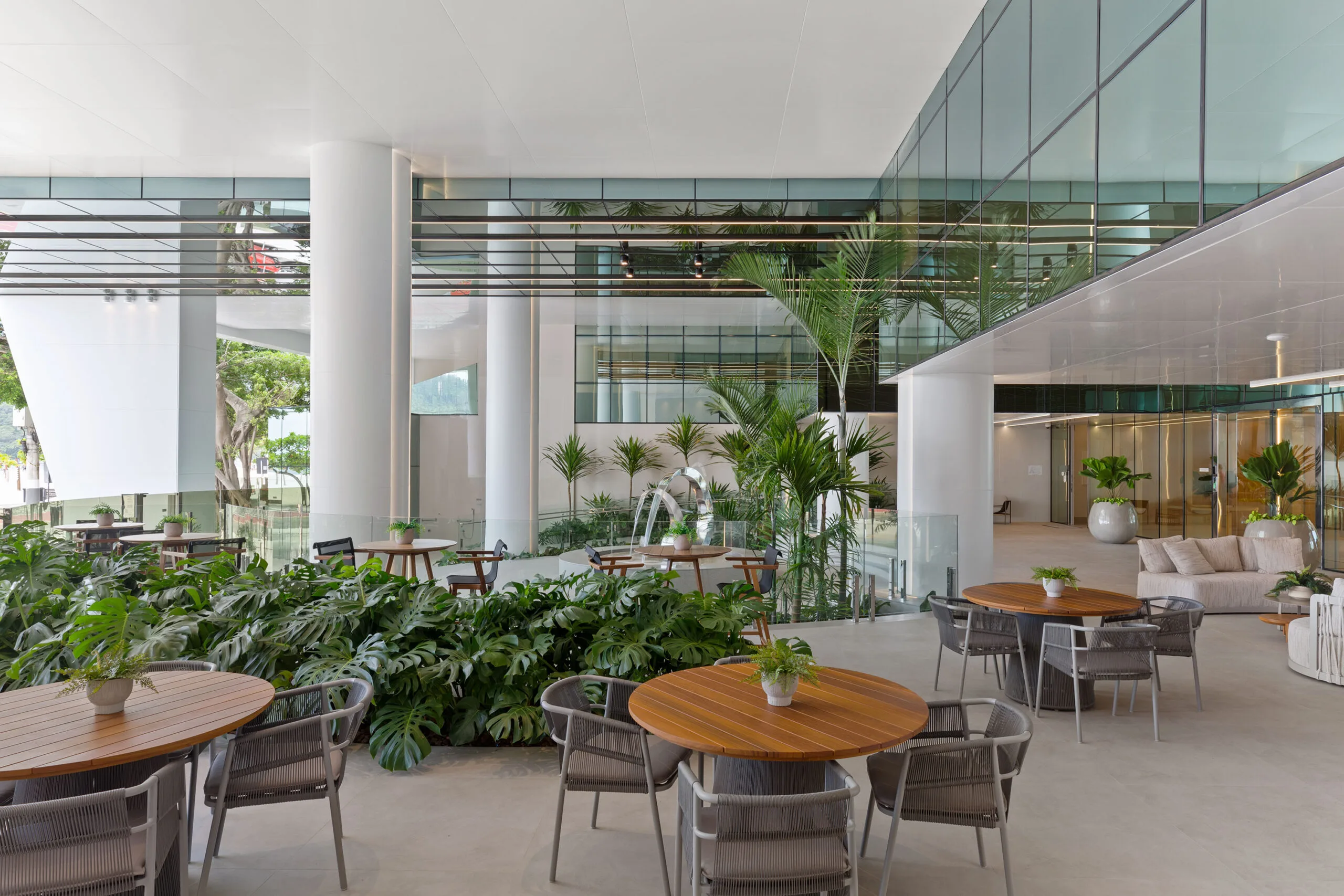 One Tower: Ultra-Luxury Apartment in Barra Sul