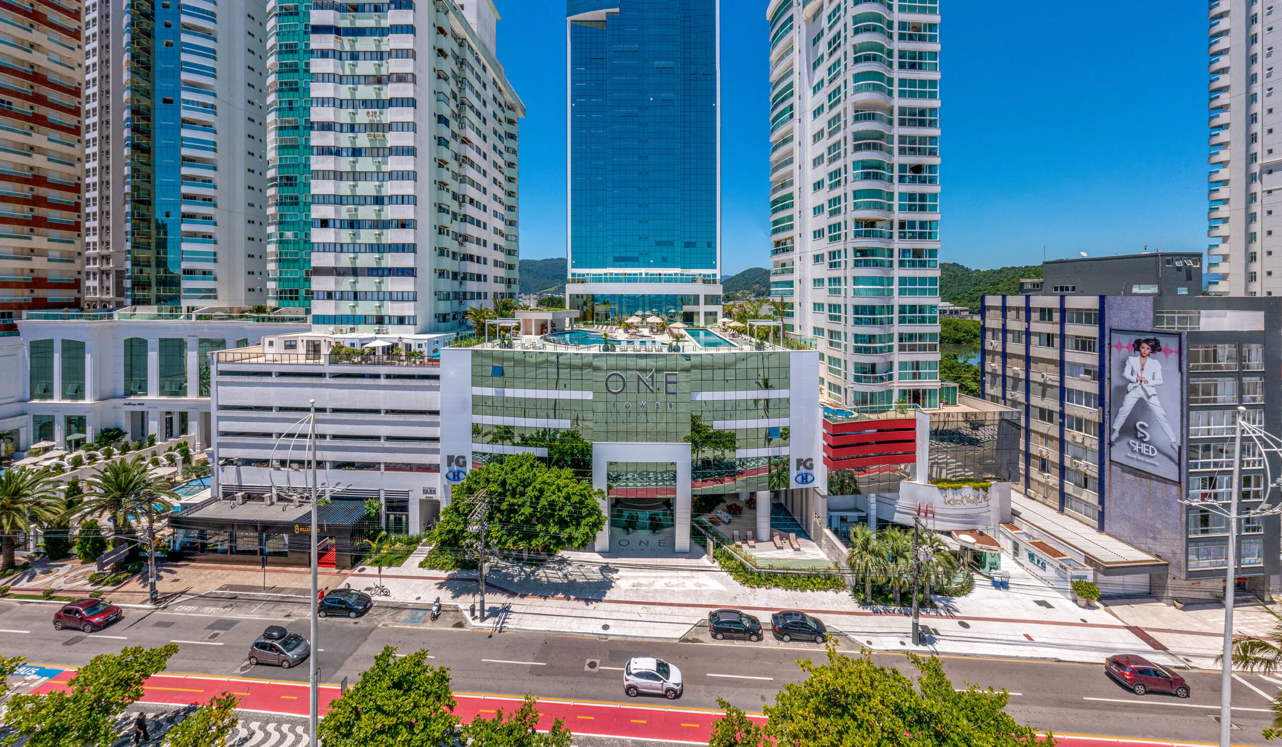 One Tower: Ultra-Luxury Apartment in Barra Sul