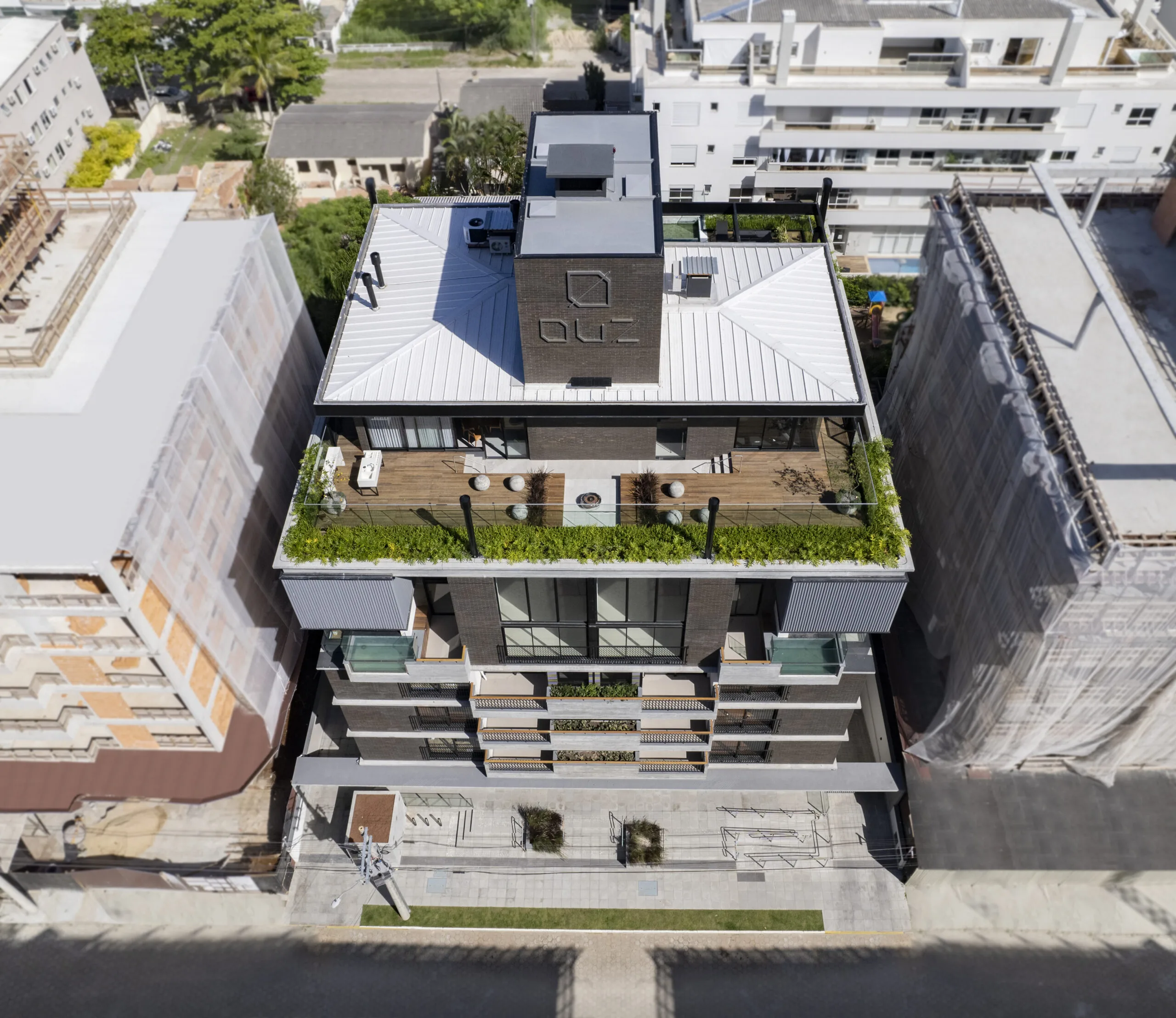 SOHO Jurerê: Luxury Apartment with Rooftop Terrace in Florianópolis