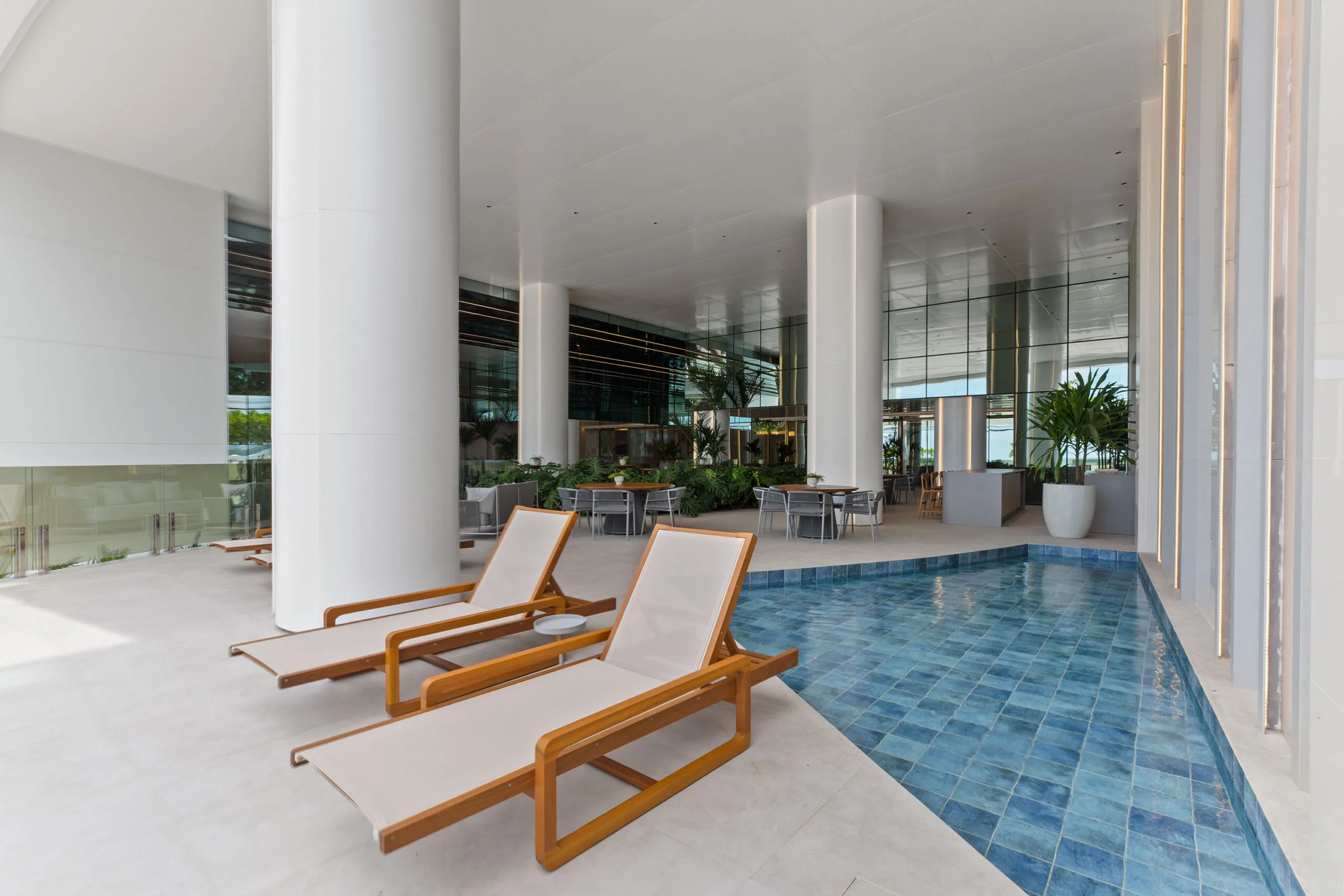 One Tower: Ultra-Luxury Apartment in Barra Sul