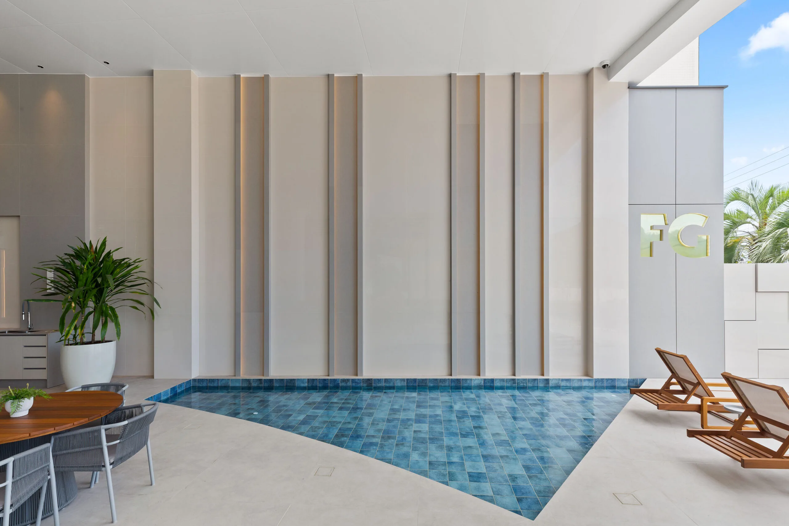 One Tower: Ultra-Luxury Apartment in Barra Sul