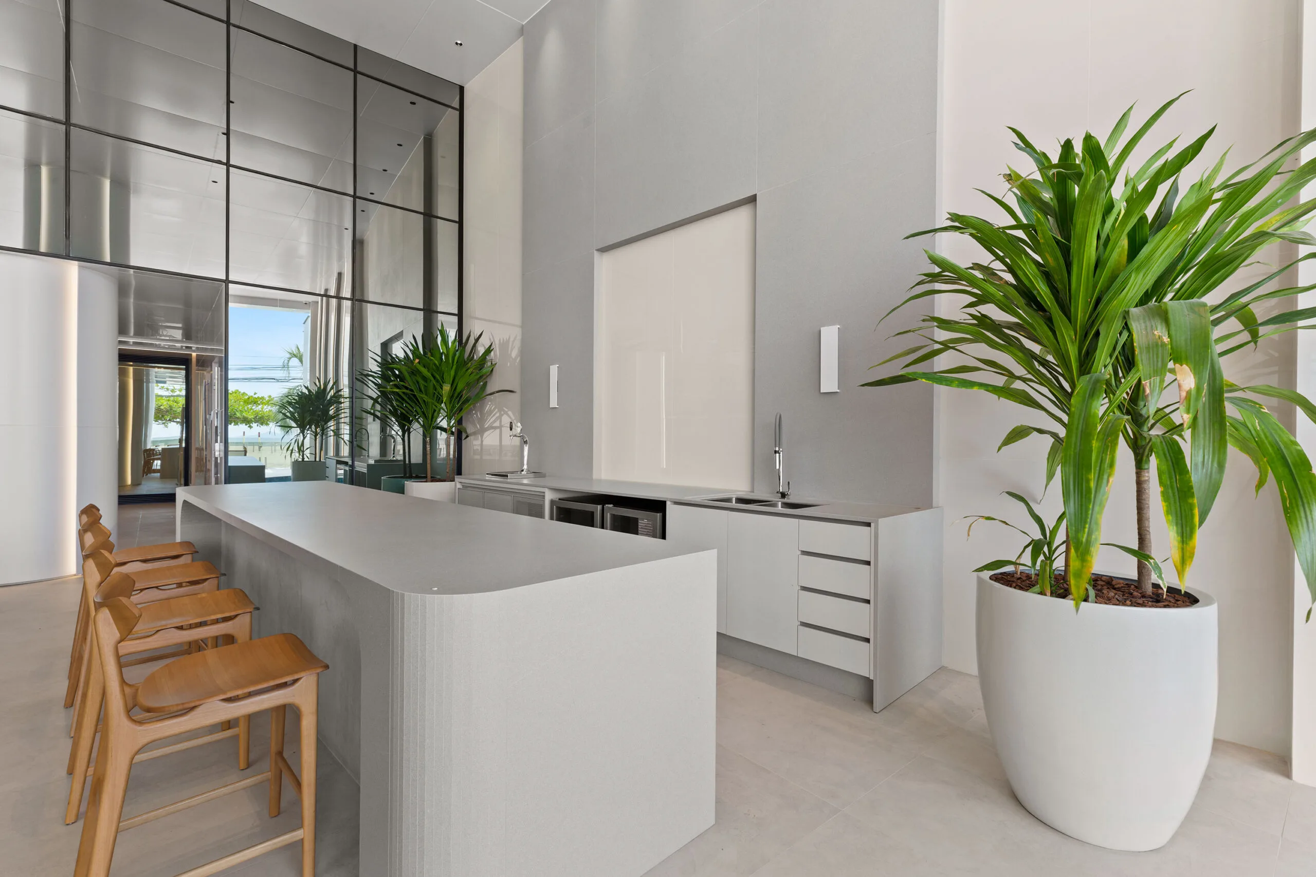 One Tower: Ultra-Luxury Apartment in Barra Sul