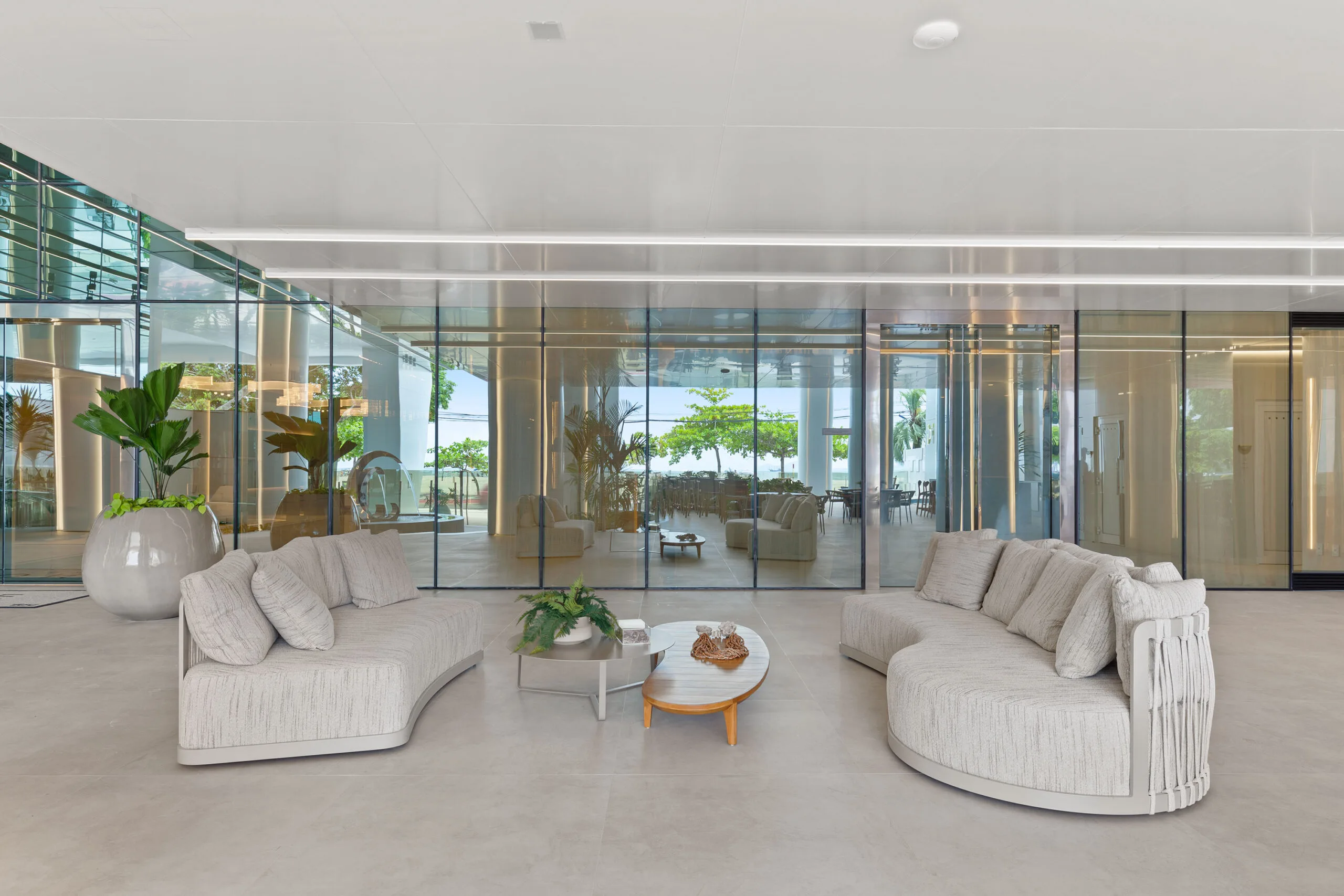 One Tower: Ultra-Luxury Apartment in Barra Sul