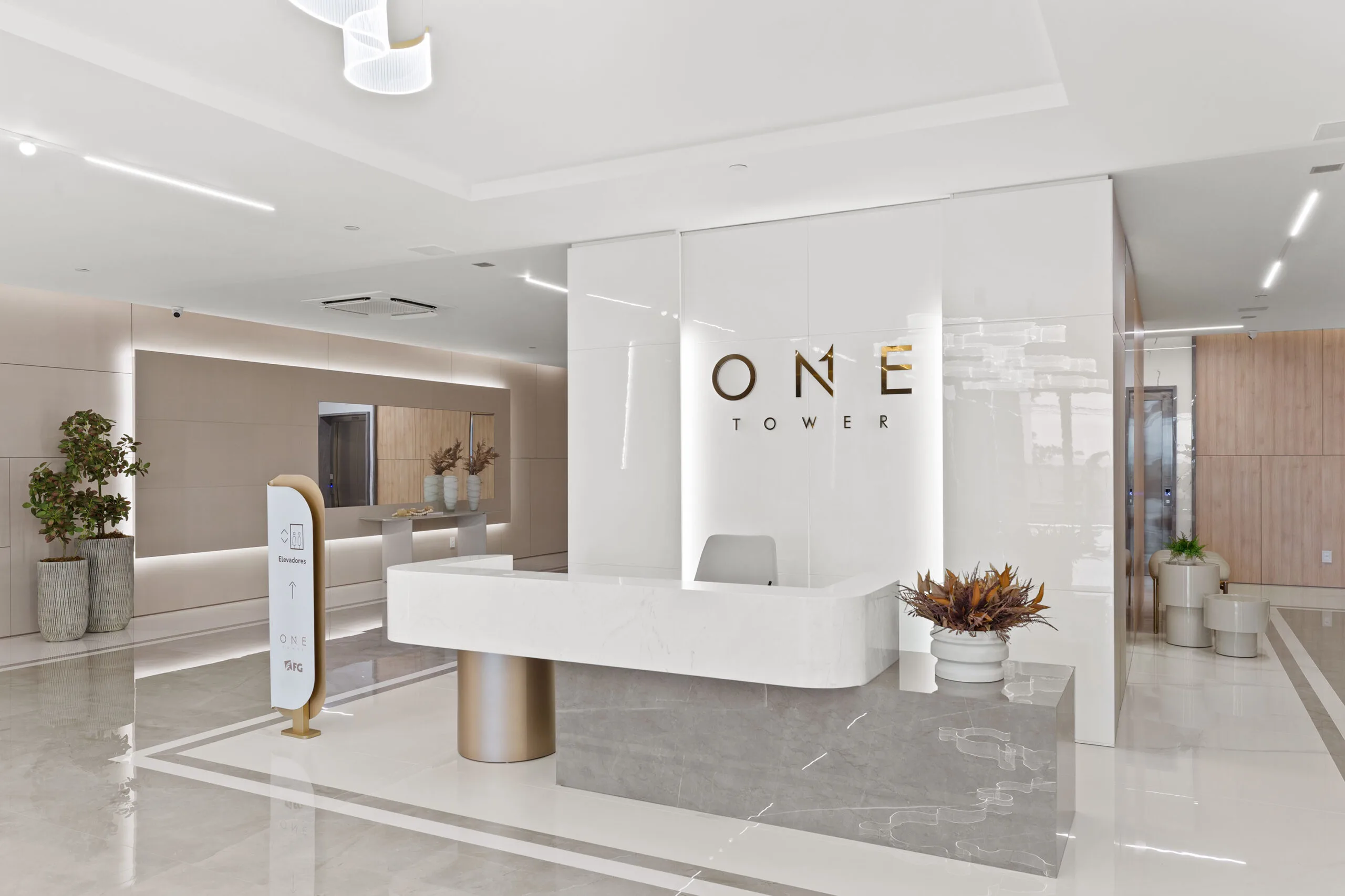 One Tower: Ultra-Luxury Apartment in Barra Sul