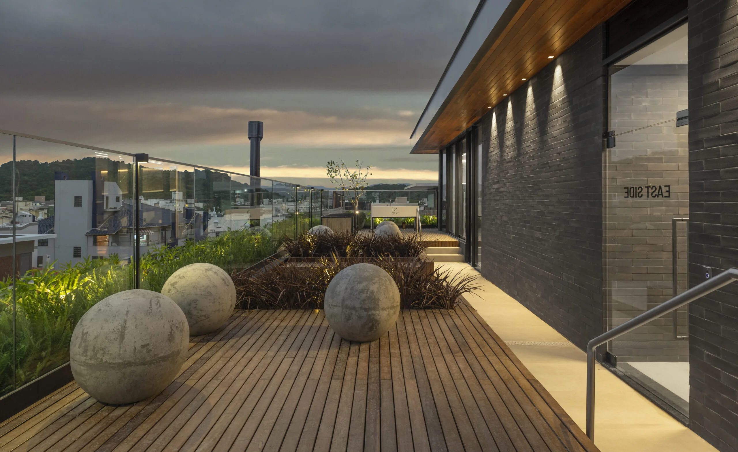 SOHO Jurerê: Luxury Apartment with Rooftop Terrace in Florianópolis