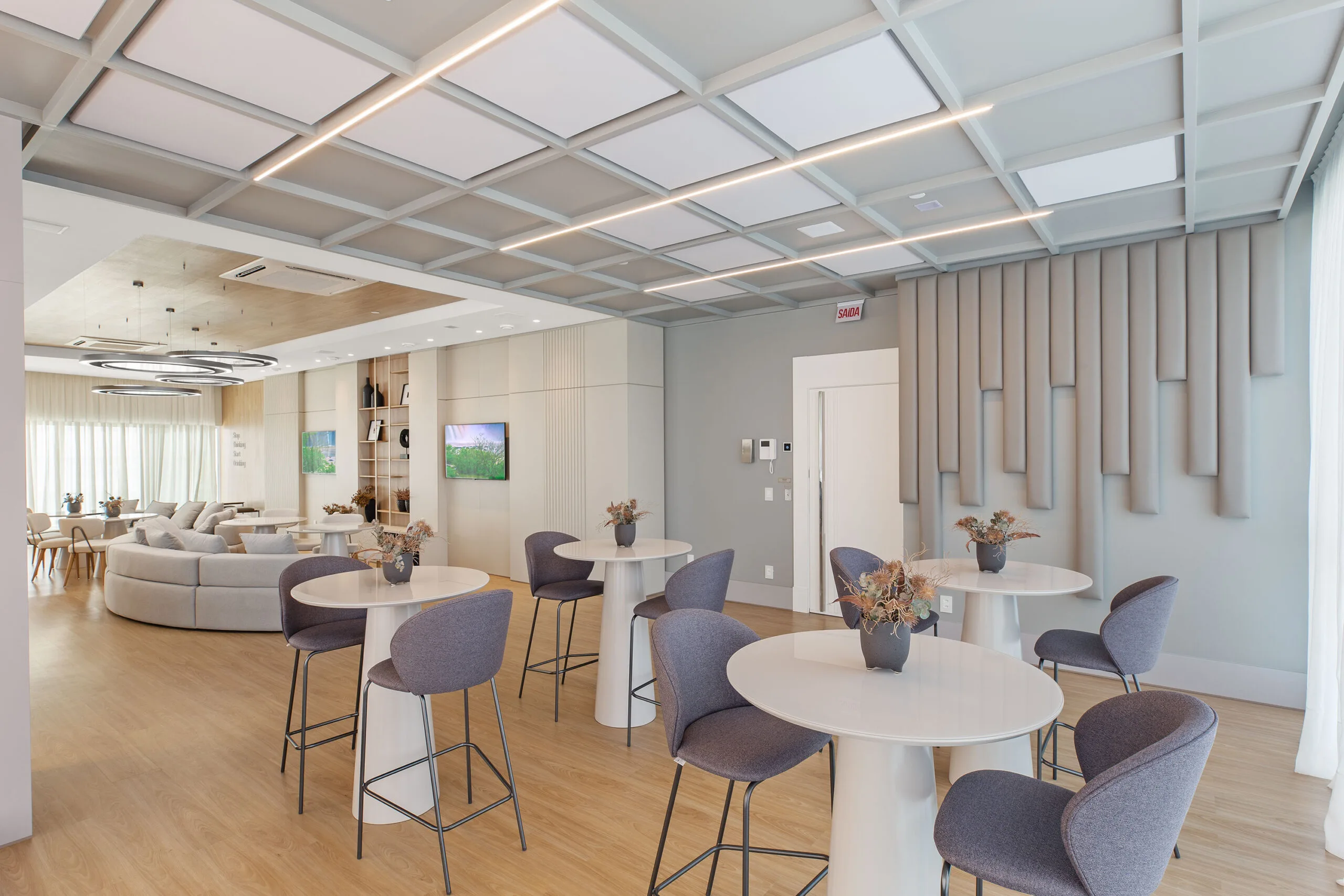 One Tower: Ultra-Luxury Apartment in Barra Sul