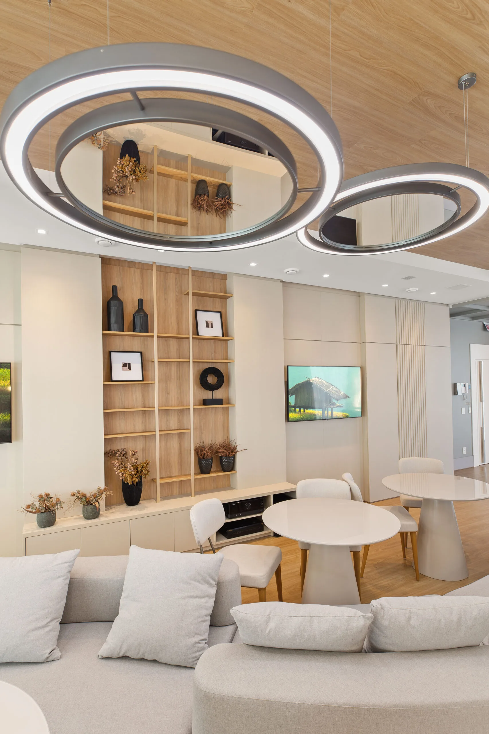 One Tower: Ultra-Luxury Apartment in Barra Sul