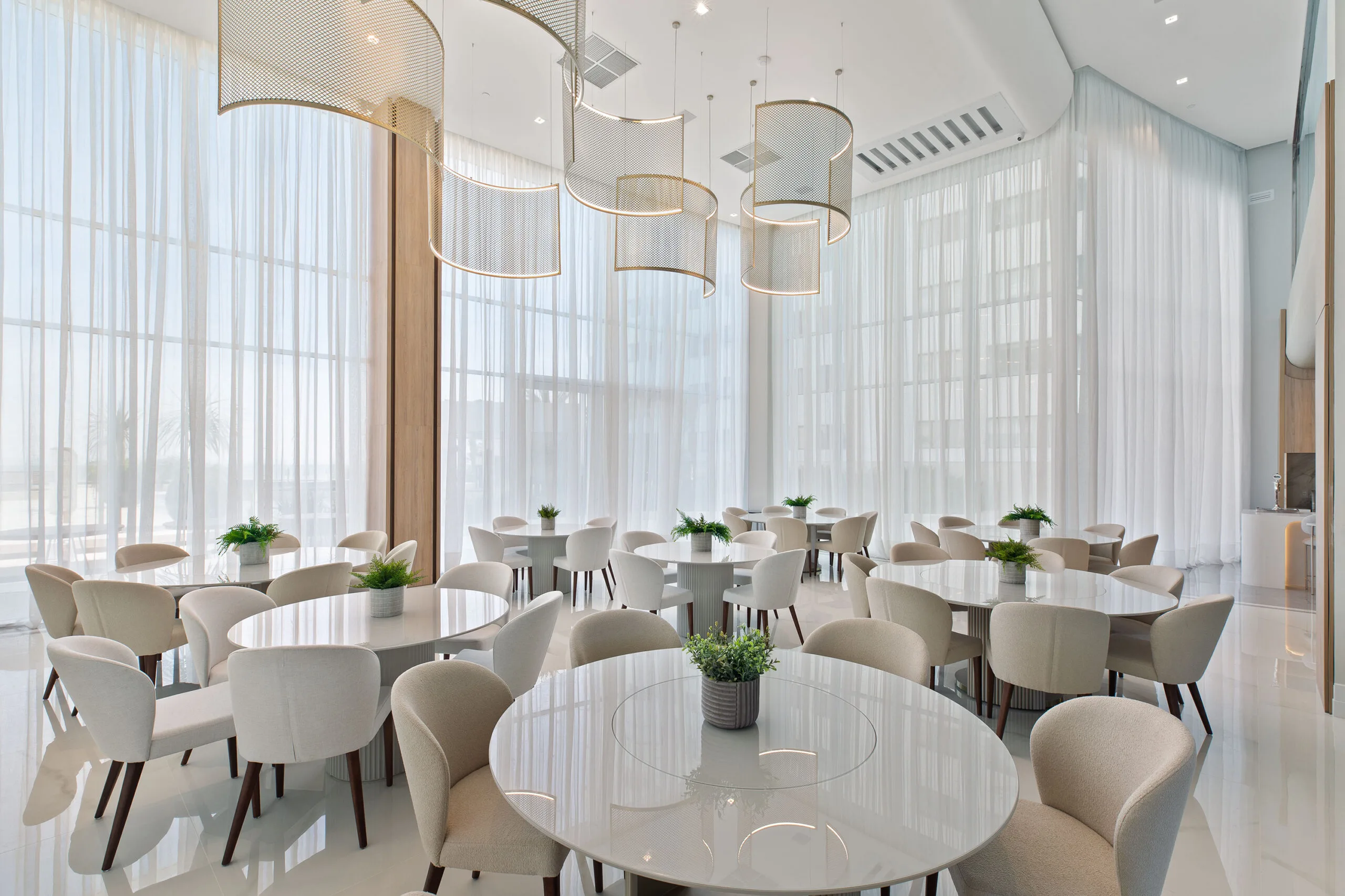 One Tower: Ultra-Luxury Apartment in Barra Sul