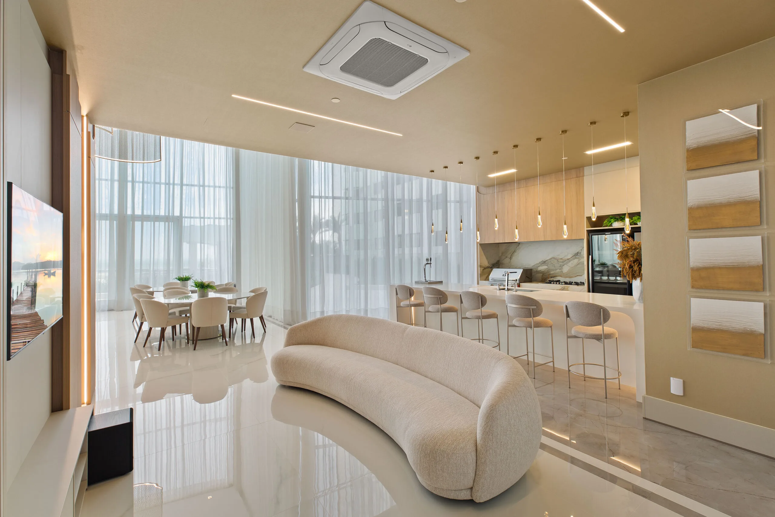 One Tower: Ultra-Luxury Apartment in Barra Sul