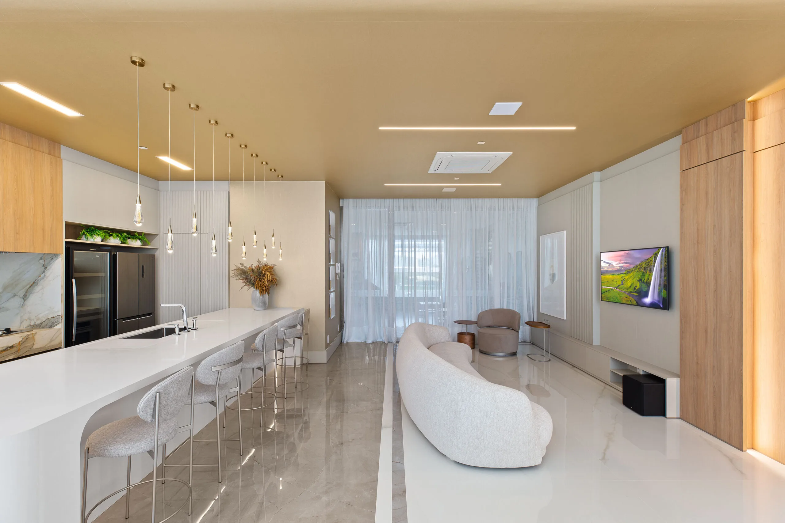 One Tower: Ultra-Luxury Apartment in Barra Sul