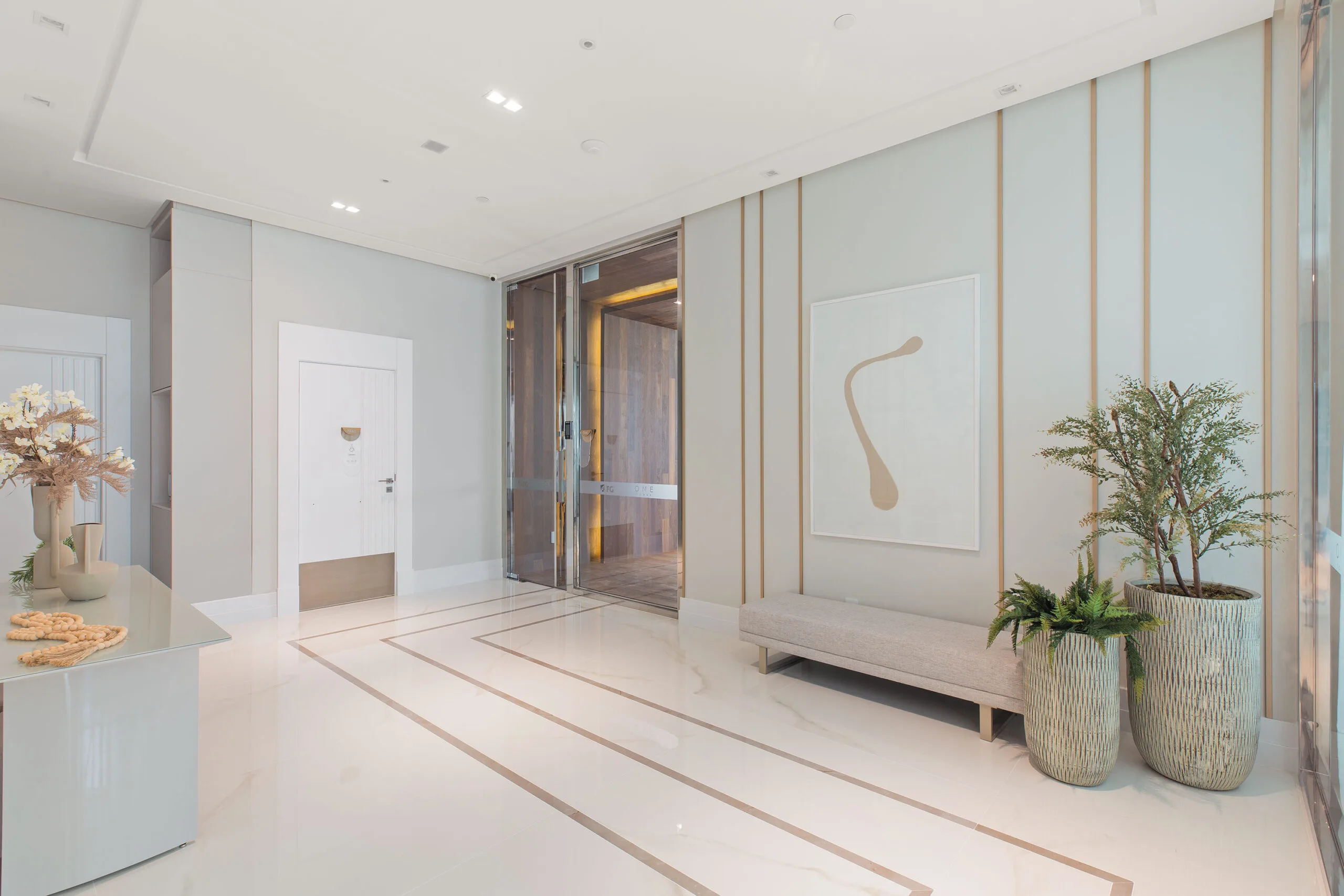 One Tower: Ultra-Luxury Apartment in Barra Sul