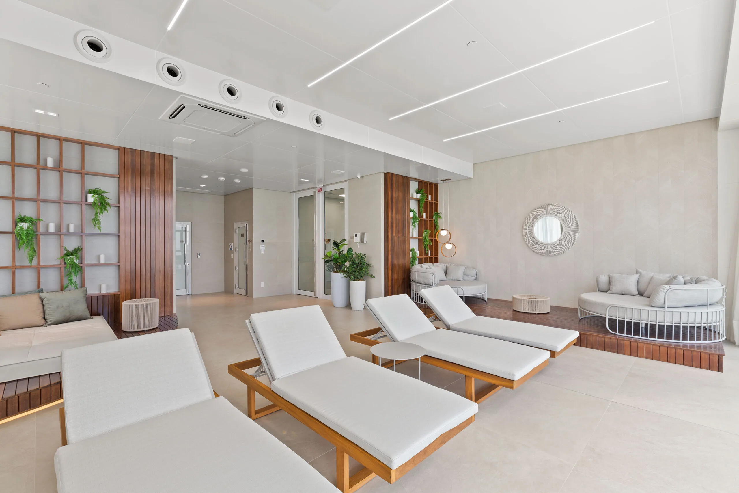 One Tower: Ultra-Luxury Apartment in Barra Sul