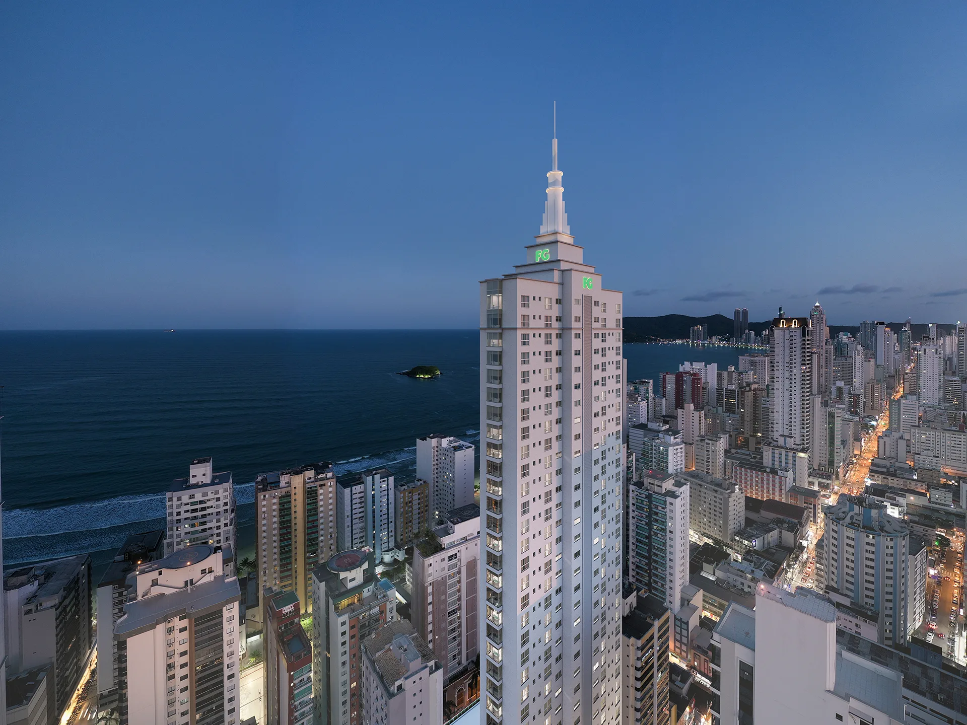Grand Place Tower: Luxury Apartment with Sea Views in Centro