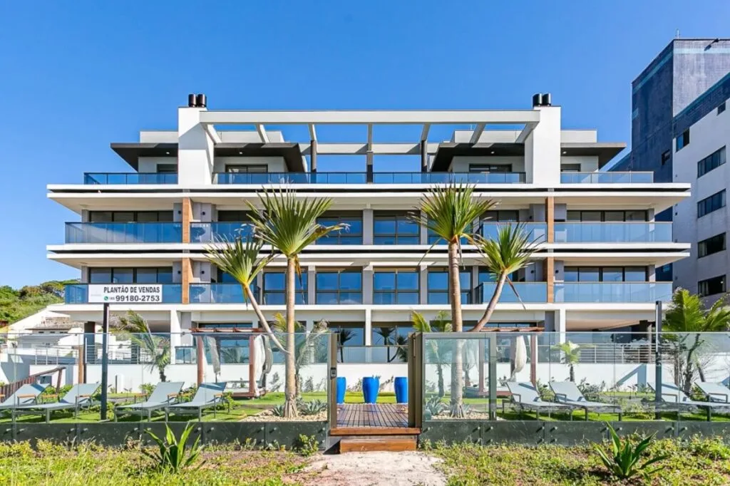 Belvedere Beach Garden: Luxury Penthouse with Ocean Views in Florianópolis