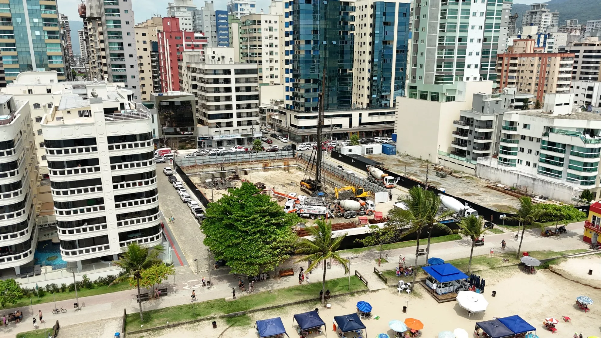 Enseada Residence: Ultra-Luxury Beachfront House in Itapema