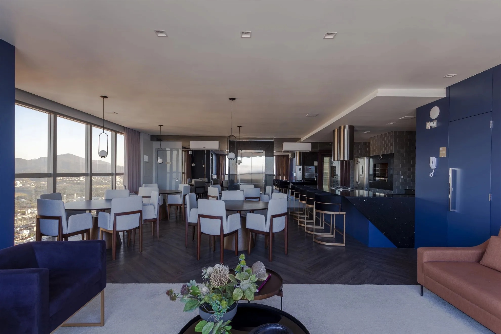 Ocean Breeze Residence: Luxury House with Sky Lounge in Centro