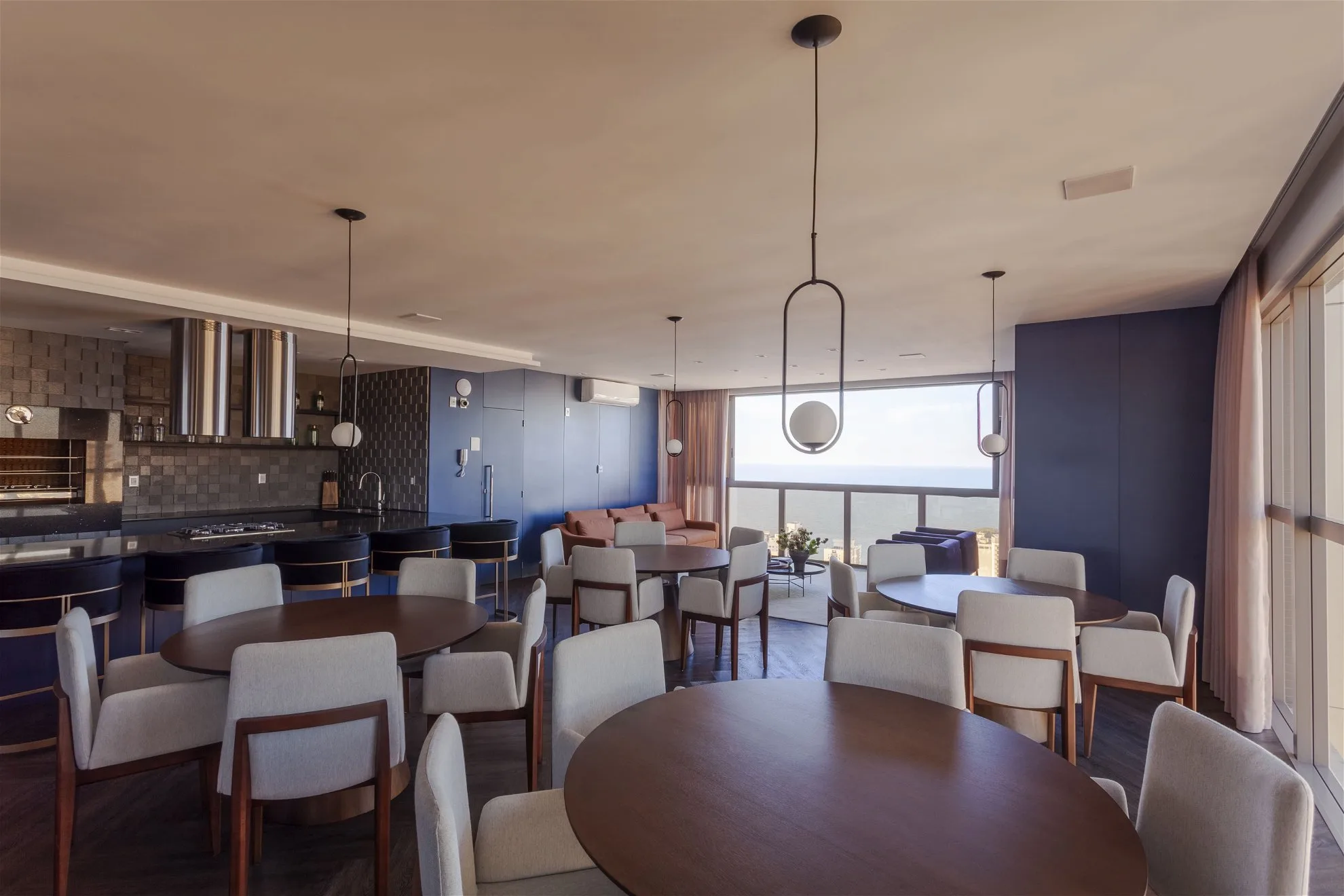 Ocean Breeze Residence: Luxury House with Sky Lounge in Centro