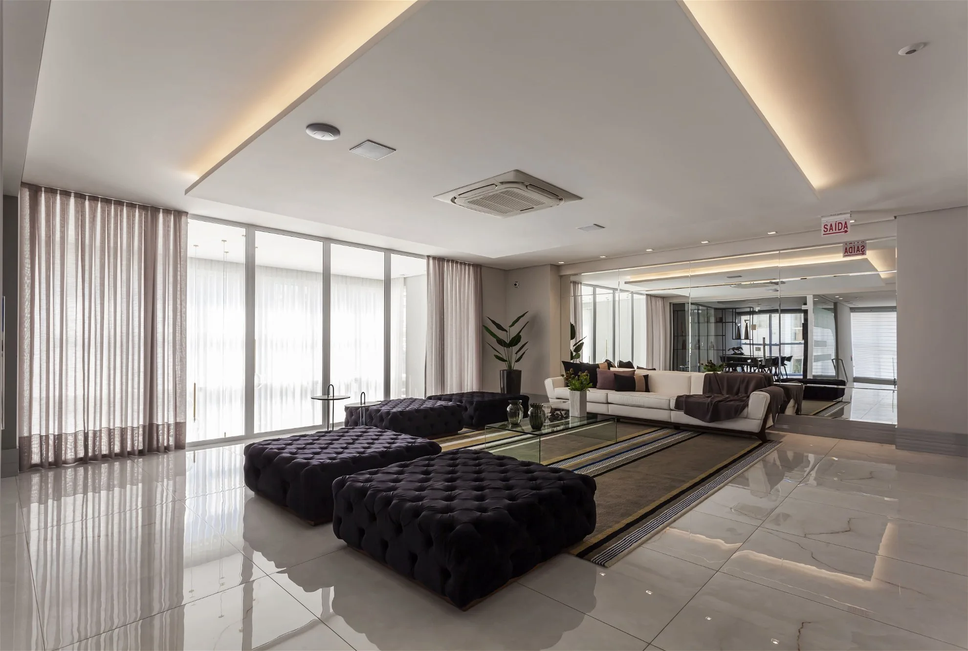 Ocean Breeze Residence: Luxury House with Sky Lounge in Centro