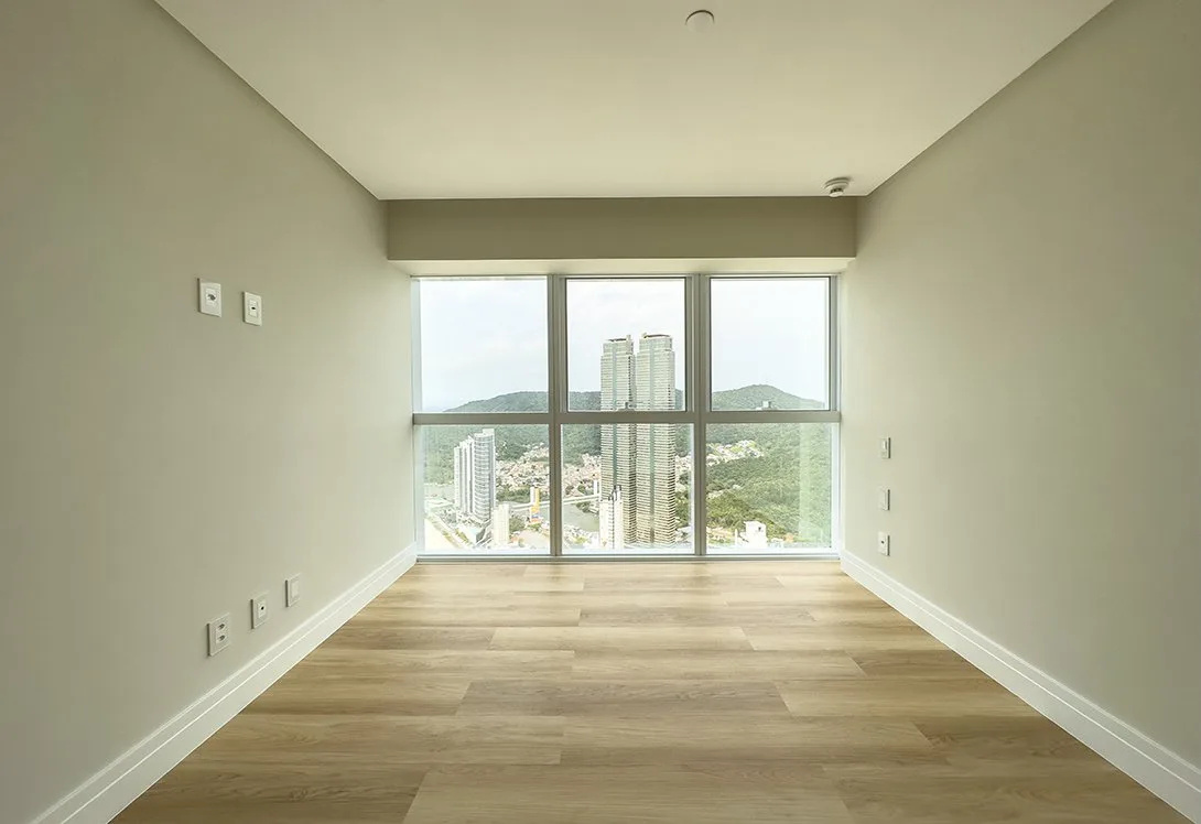 One Tower: Ultra-Luxury Apartment in Barra Sul