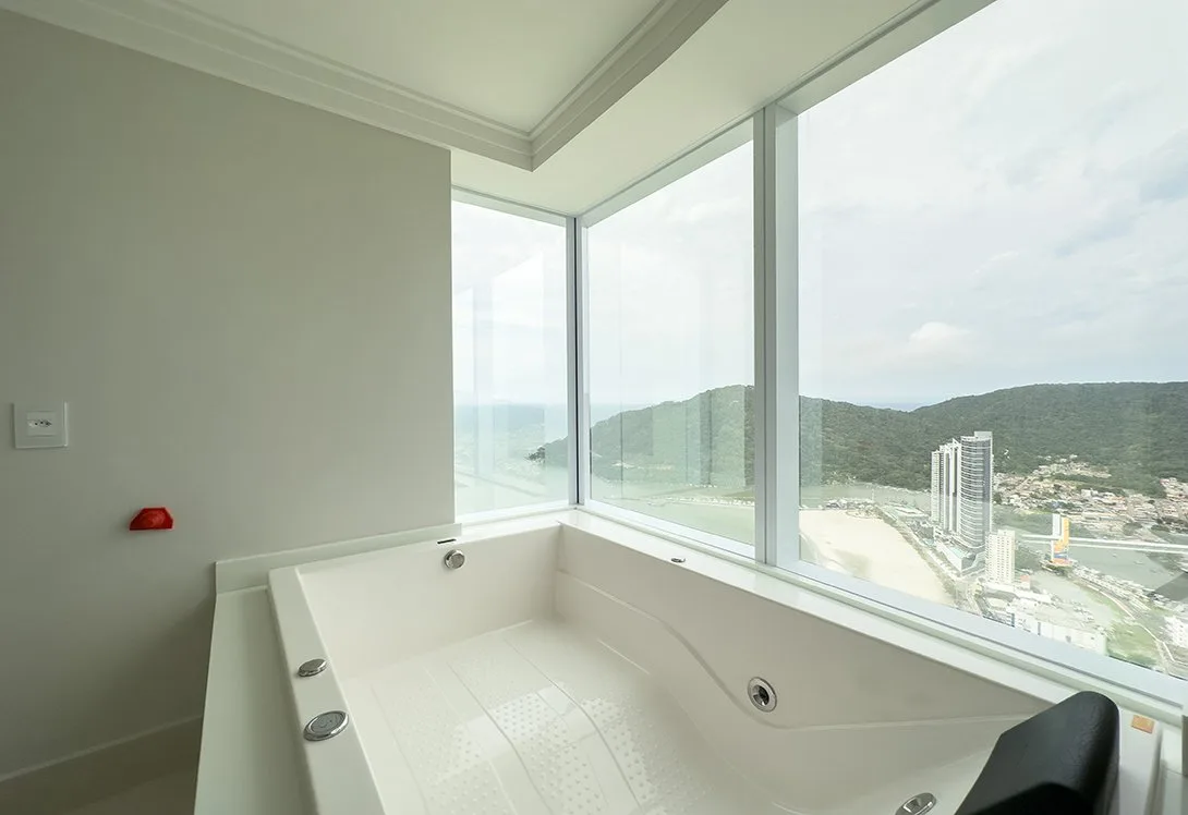 One Tower: Ultra-Luxury Apartment in Barra Sul