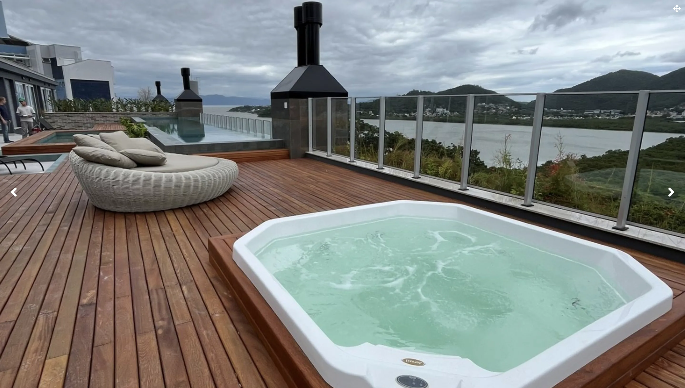 Infiniti Home View: Premium Residence with Rooftop Leisure in João Paulo