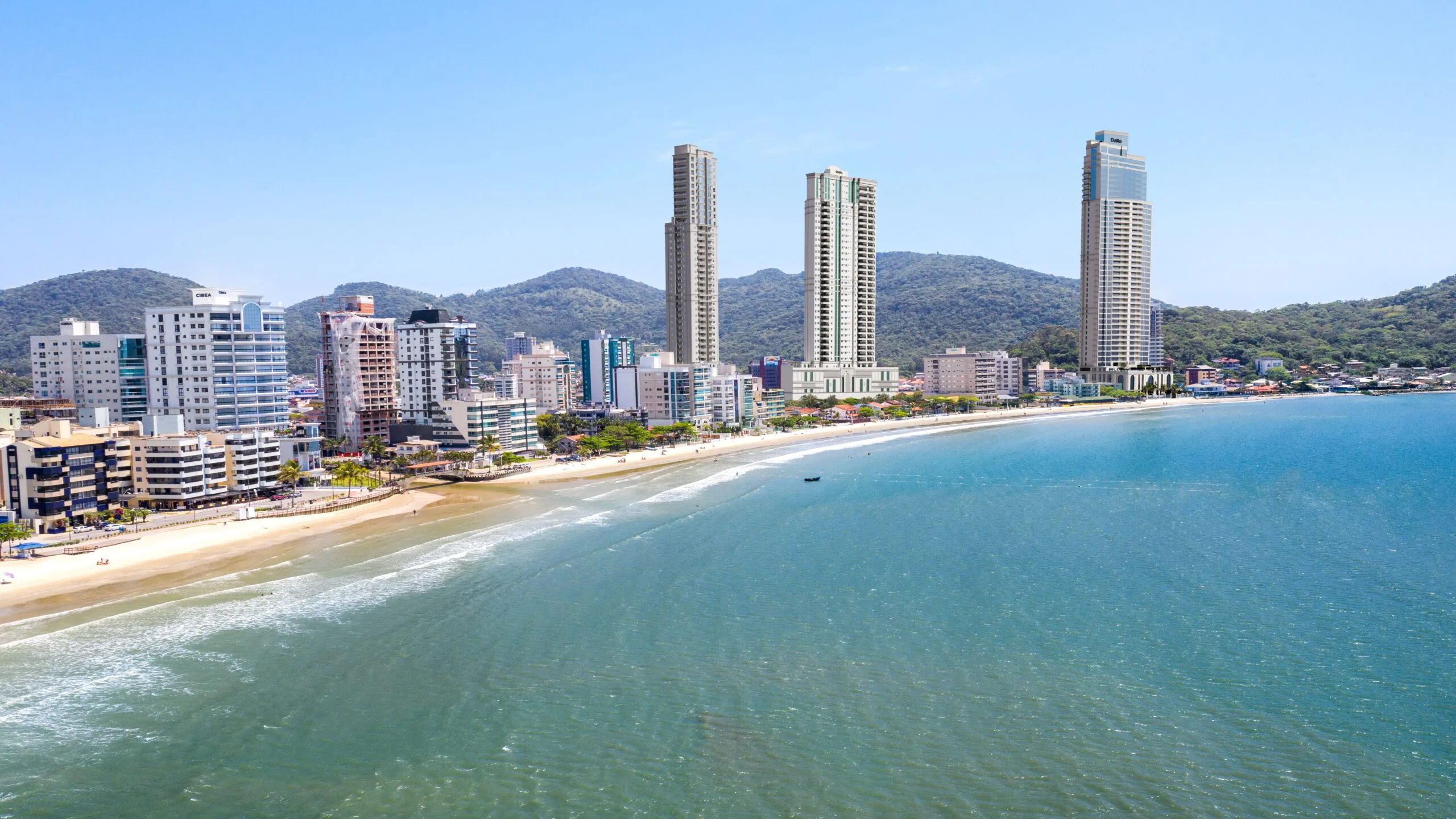 Celine by Dallo: Ultra-Luxury Penthouse with Direct Beach Access in Canto da Praia