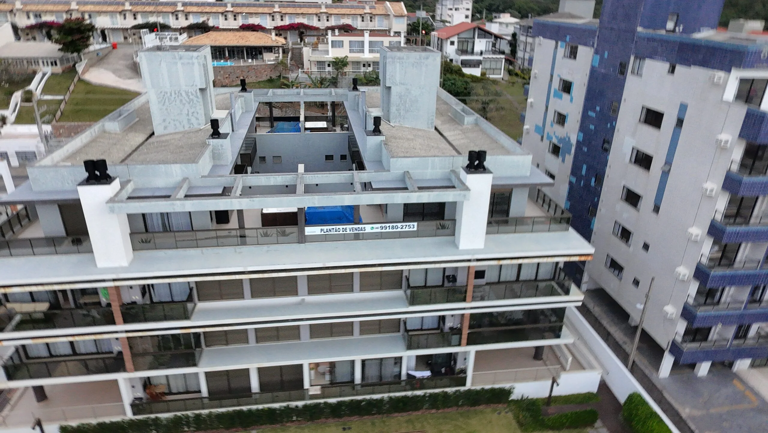 Belvedere Beach Garden: Luxury Penthouse with Ocean Views in Ingleses