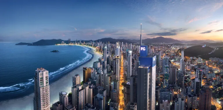 Sapphire Tower: Luxury Apartments with Panoramic Glass Façade in Centro — Centro, Balneário Camboriú