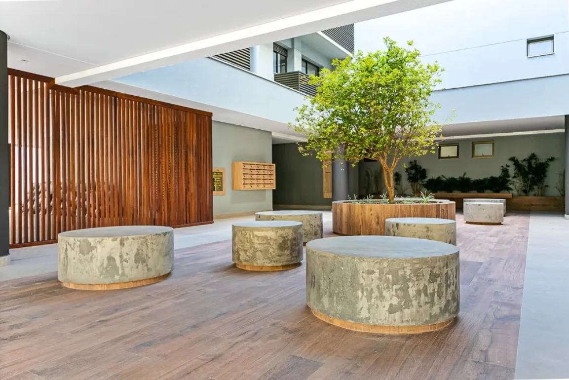 Belvedere Beach Garden: Luxury Penthouse with Ocean Views in Ingleses