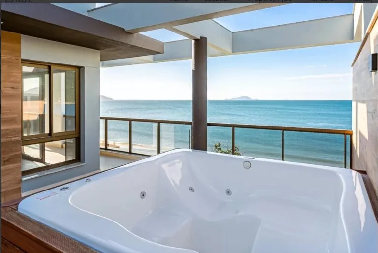 Belvedere Beach Garden: Luxury Penthouse with Oceanfront Access in Ingleses — Ingleses, Florianópolis