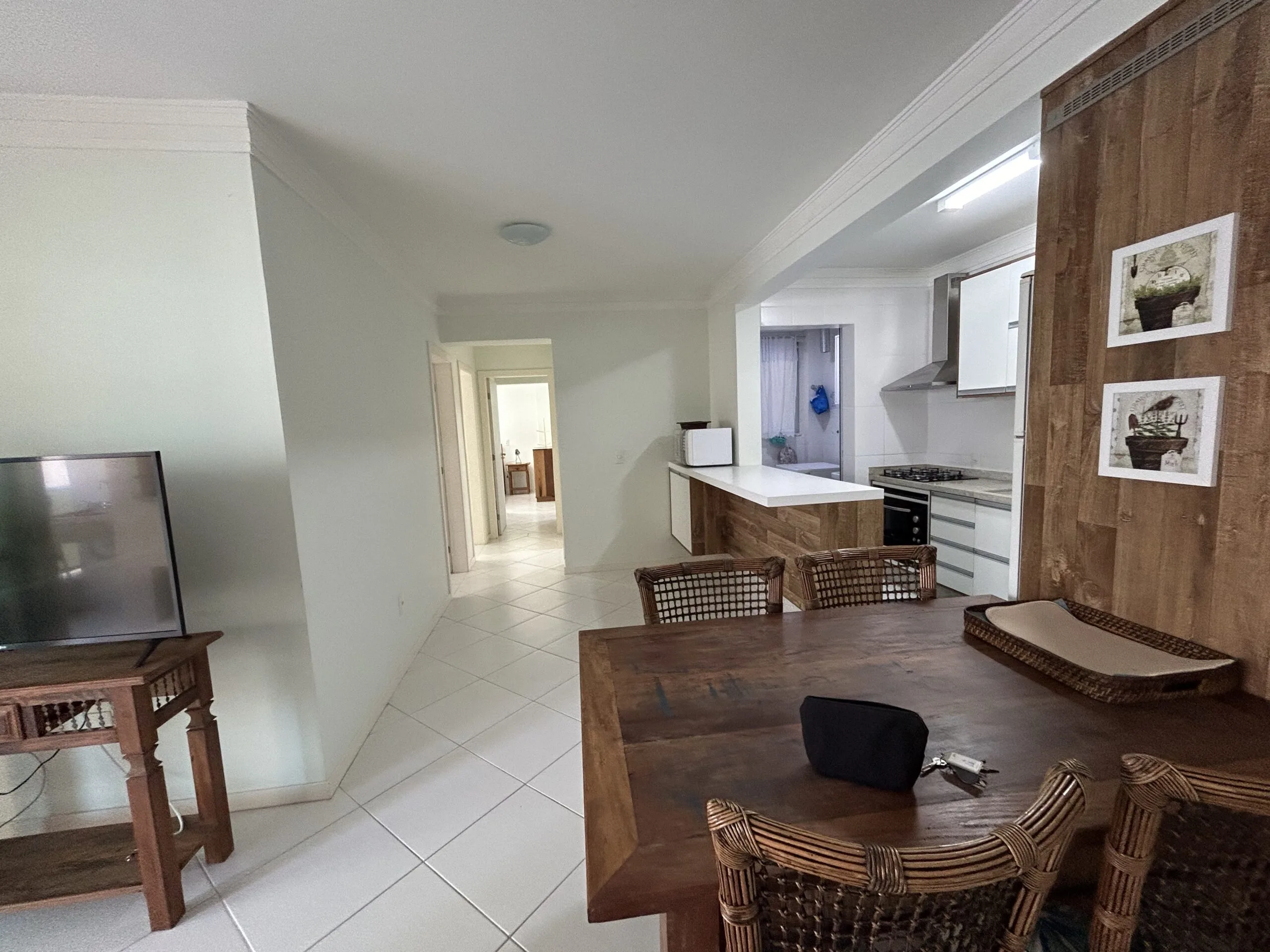 Costa Leste: Premium Residence in Ingleses