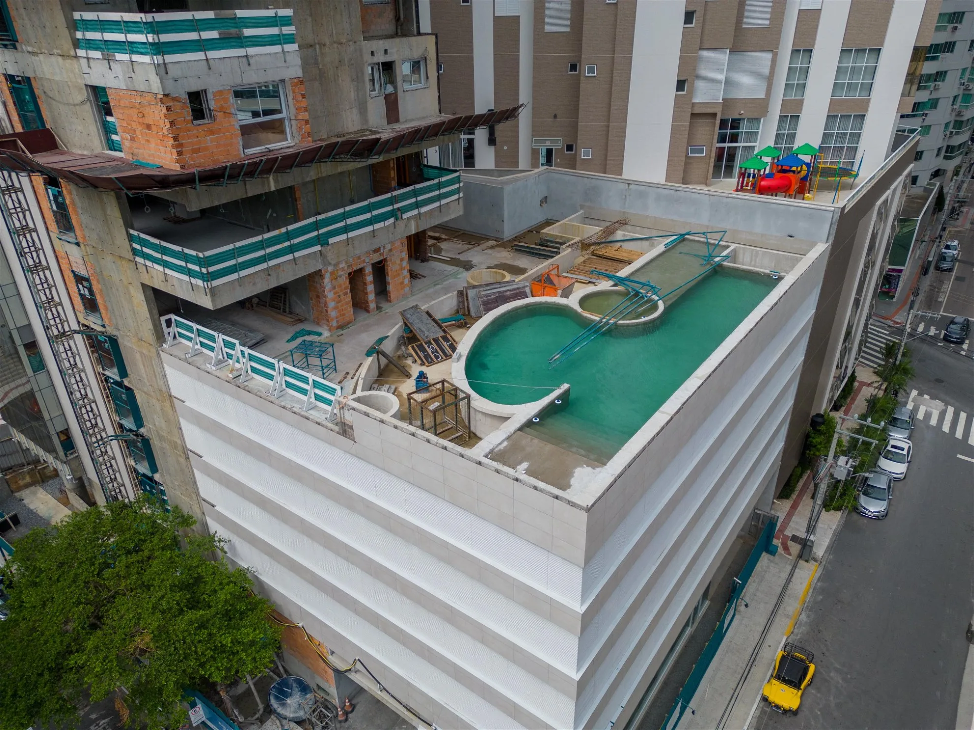 Blue Coast Tower: Ultra-Luxuriöse Residenz in Barra Norte