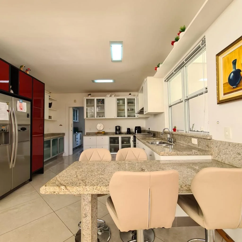 Jurerê Internacional: Ultra-Luxury Residence with Private Pool in Florianópolis