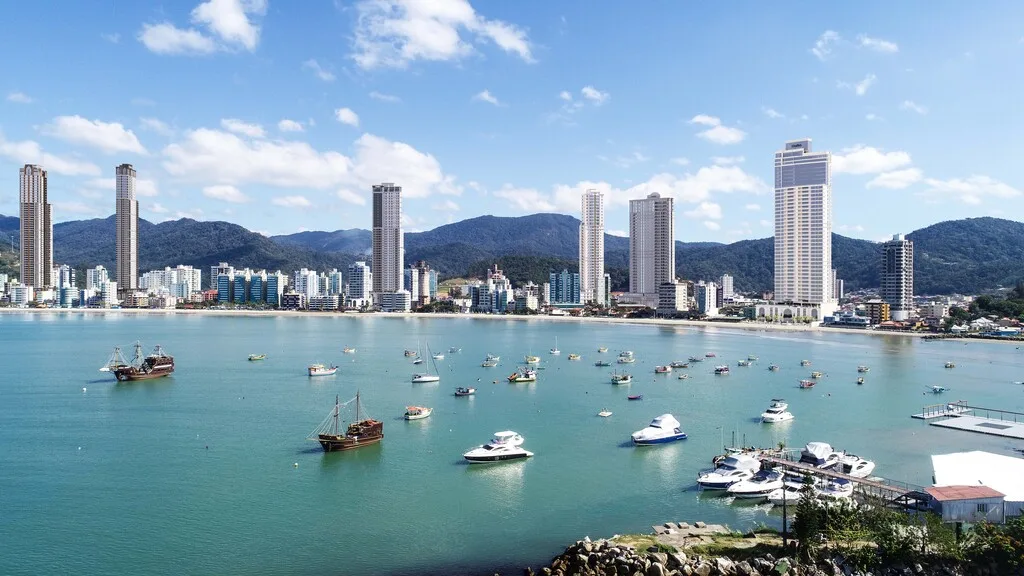 Sweden Development: Luxury Penthouse in Itapema