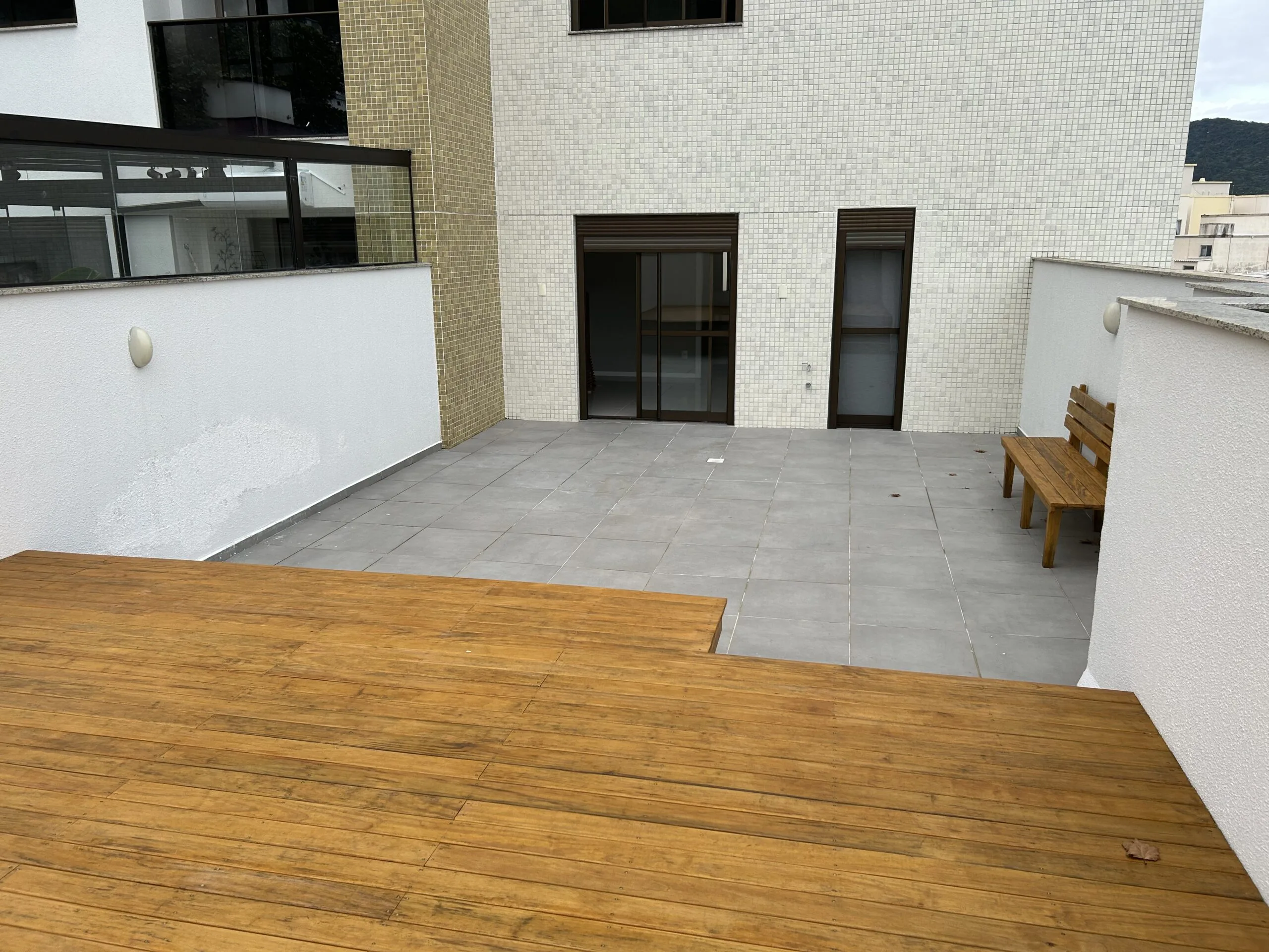 Residencial Inês de Castro: Premium House with Private Garden in Trindade