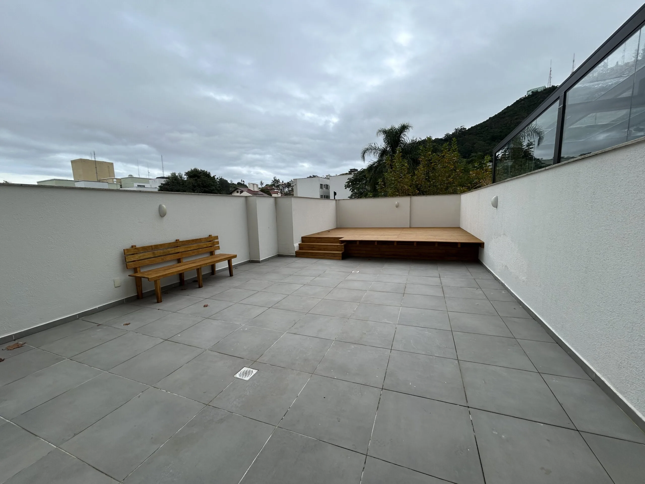 Residencial Inês de Castro: Premium House with Private Garden in Trindade