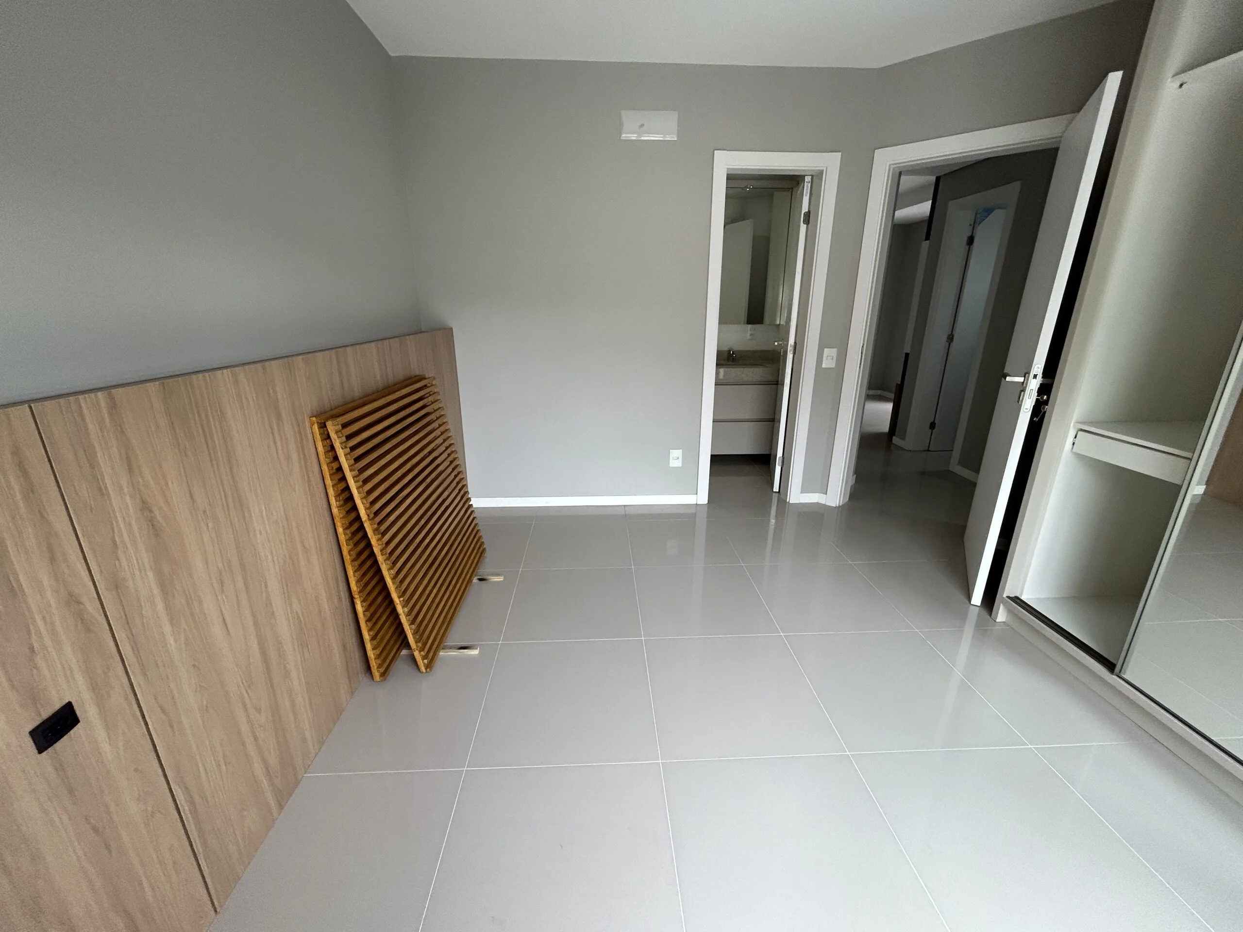 Residencial Inês de Castro: Premium House with Private Garden in Trindade