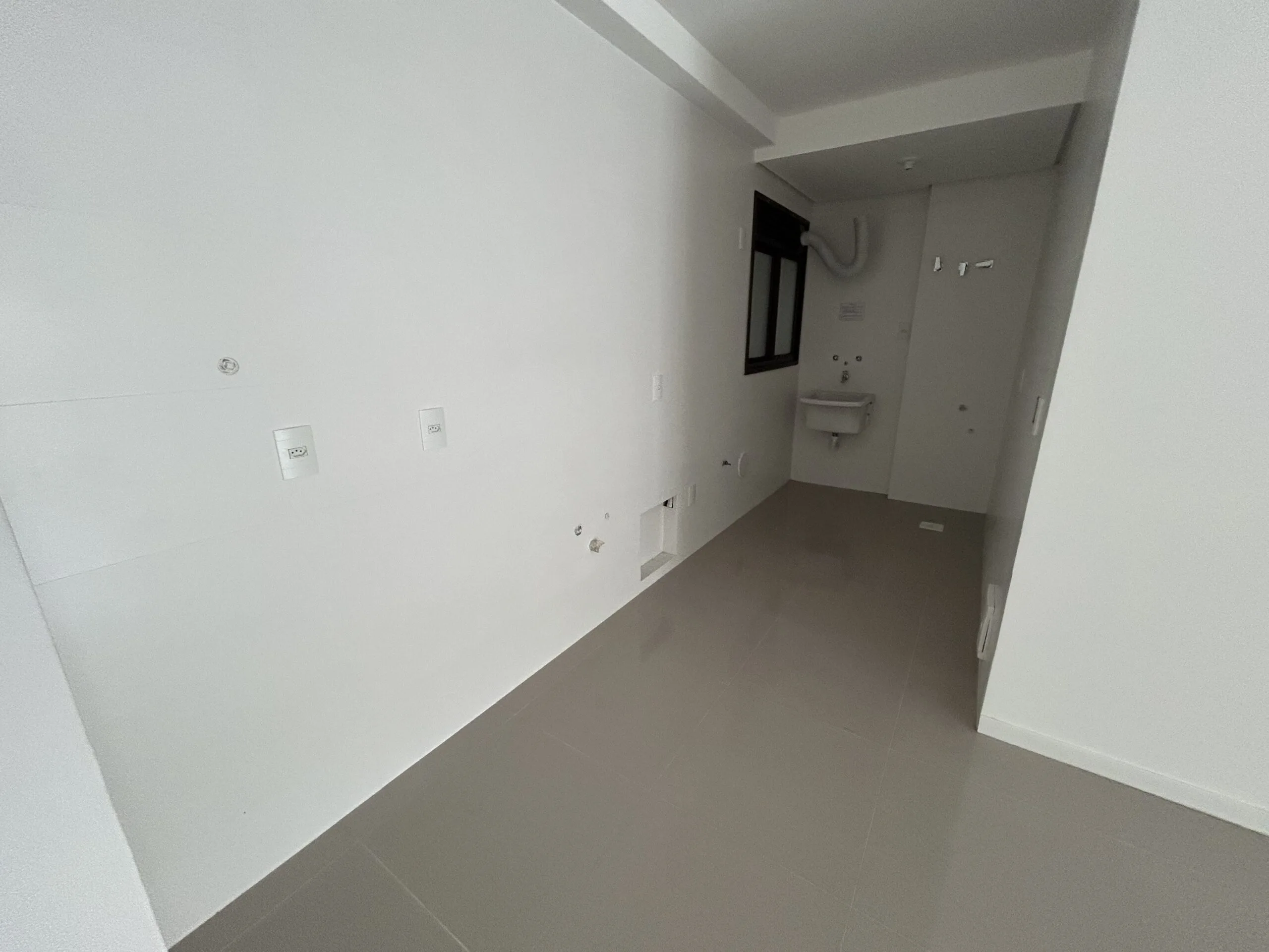 Residencial Inês de Castro: Premium House with Private Garden in Trindade