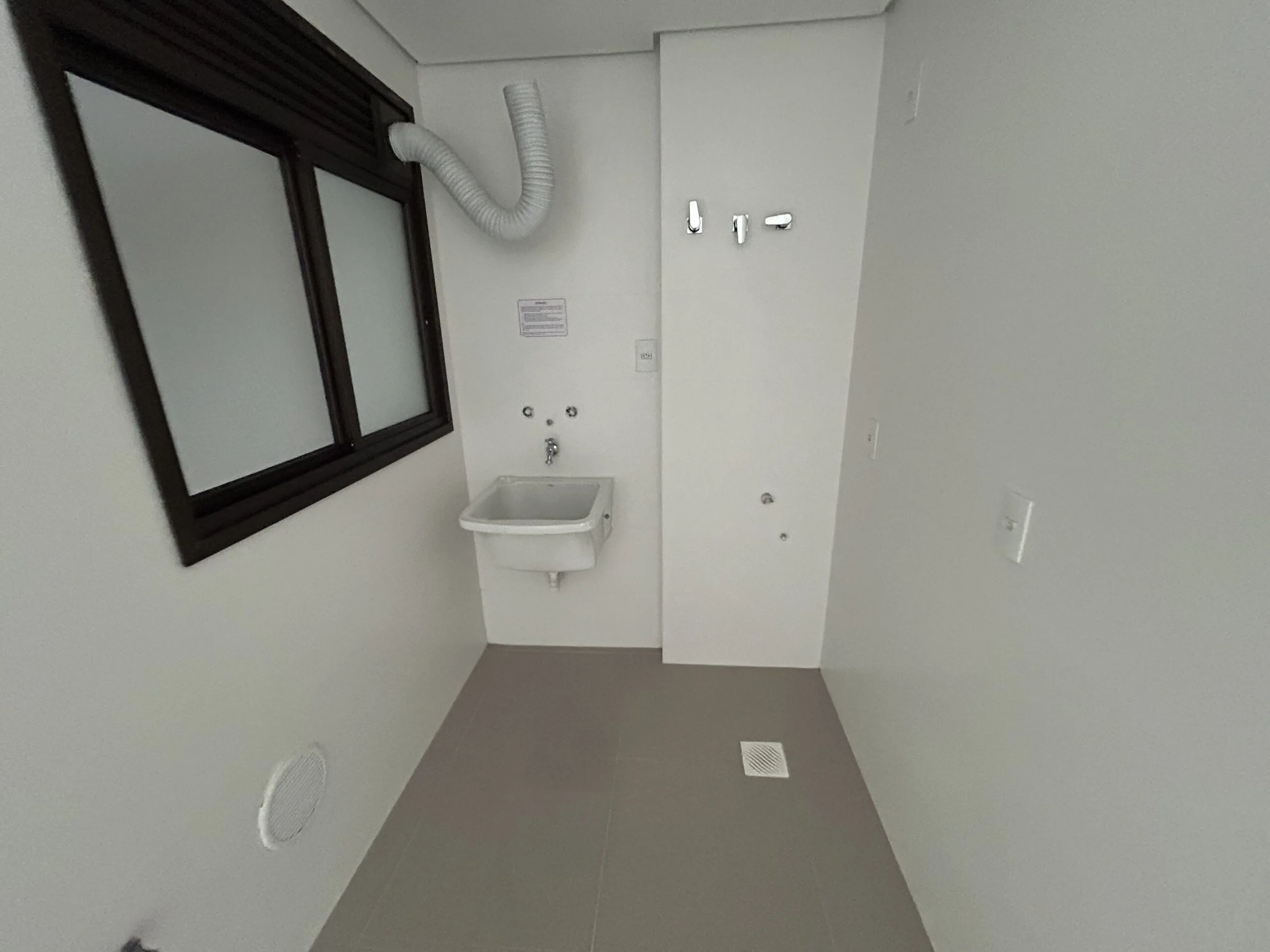 Residencial Inês de Castro: Premium House with Private Garden in Trindade