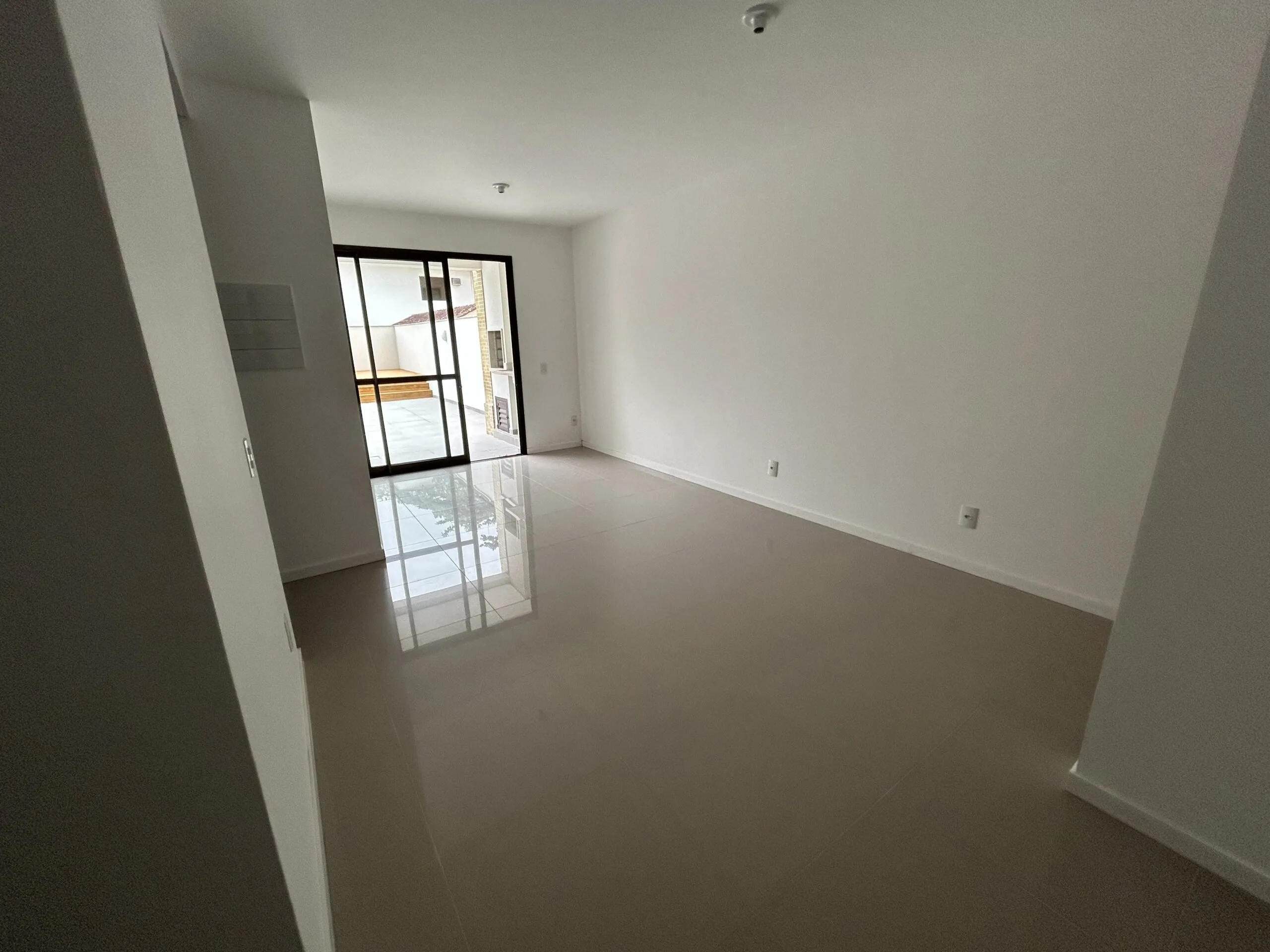 Residencial Inês de Castro: Premium House with Private Garden in Trindade