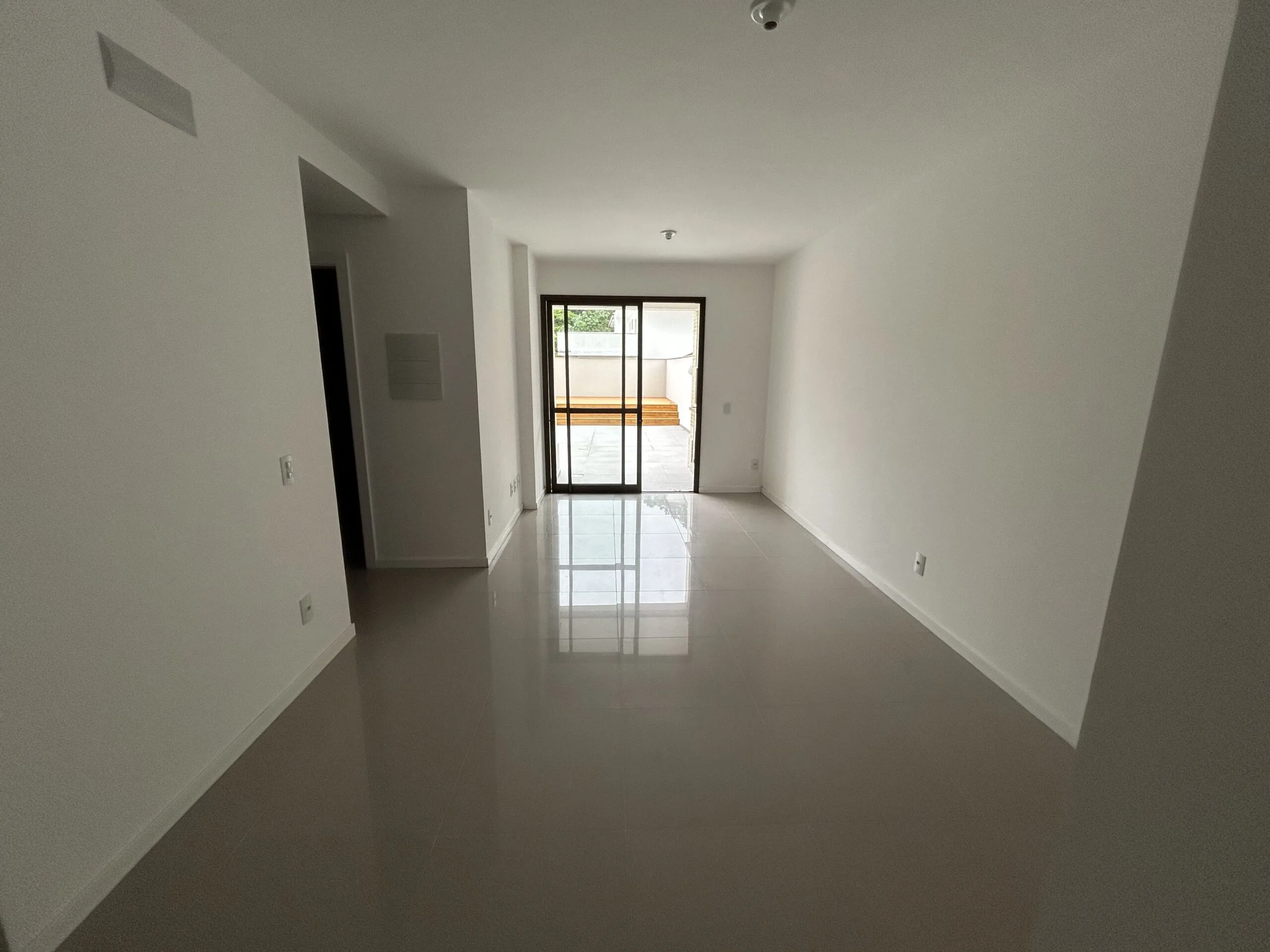 Residencial Inês de Castro: Premium House with Private Garden in Trindade