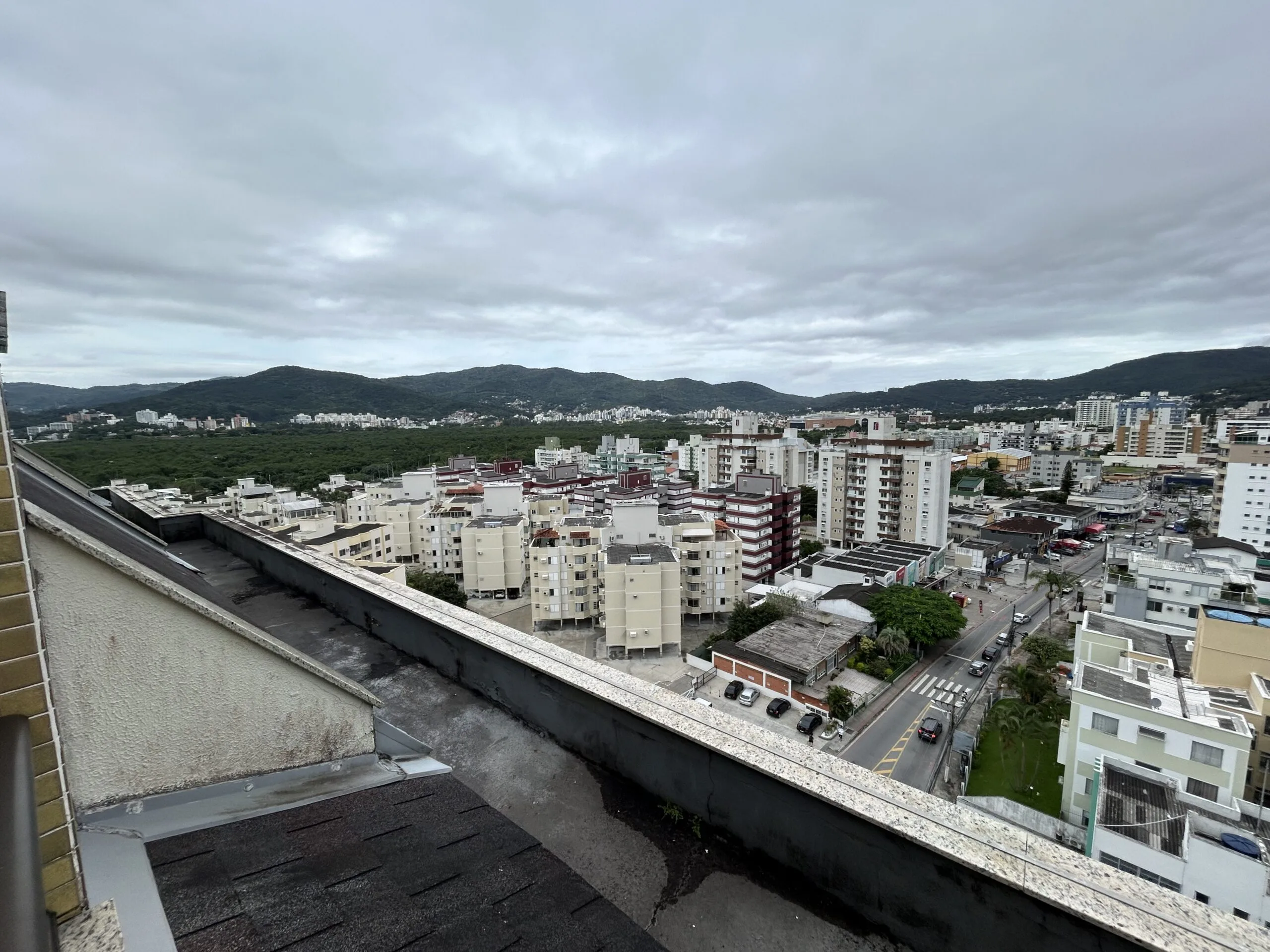 Residencial Inês de Castro: Premium House with Private Garden in Trindade