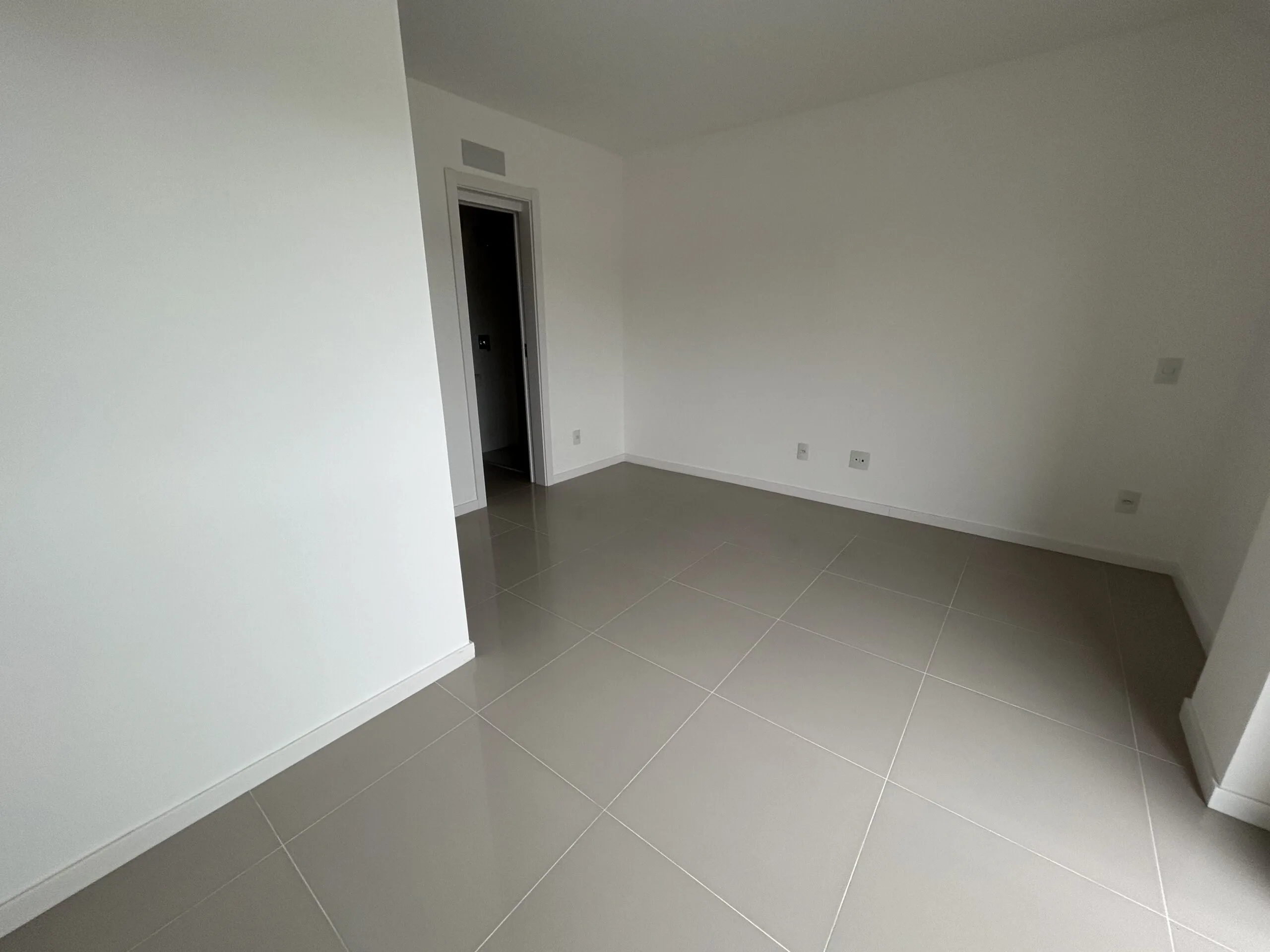 Residencial Inês de Castro: Premium House with Private Garden in Trindade