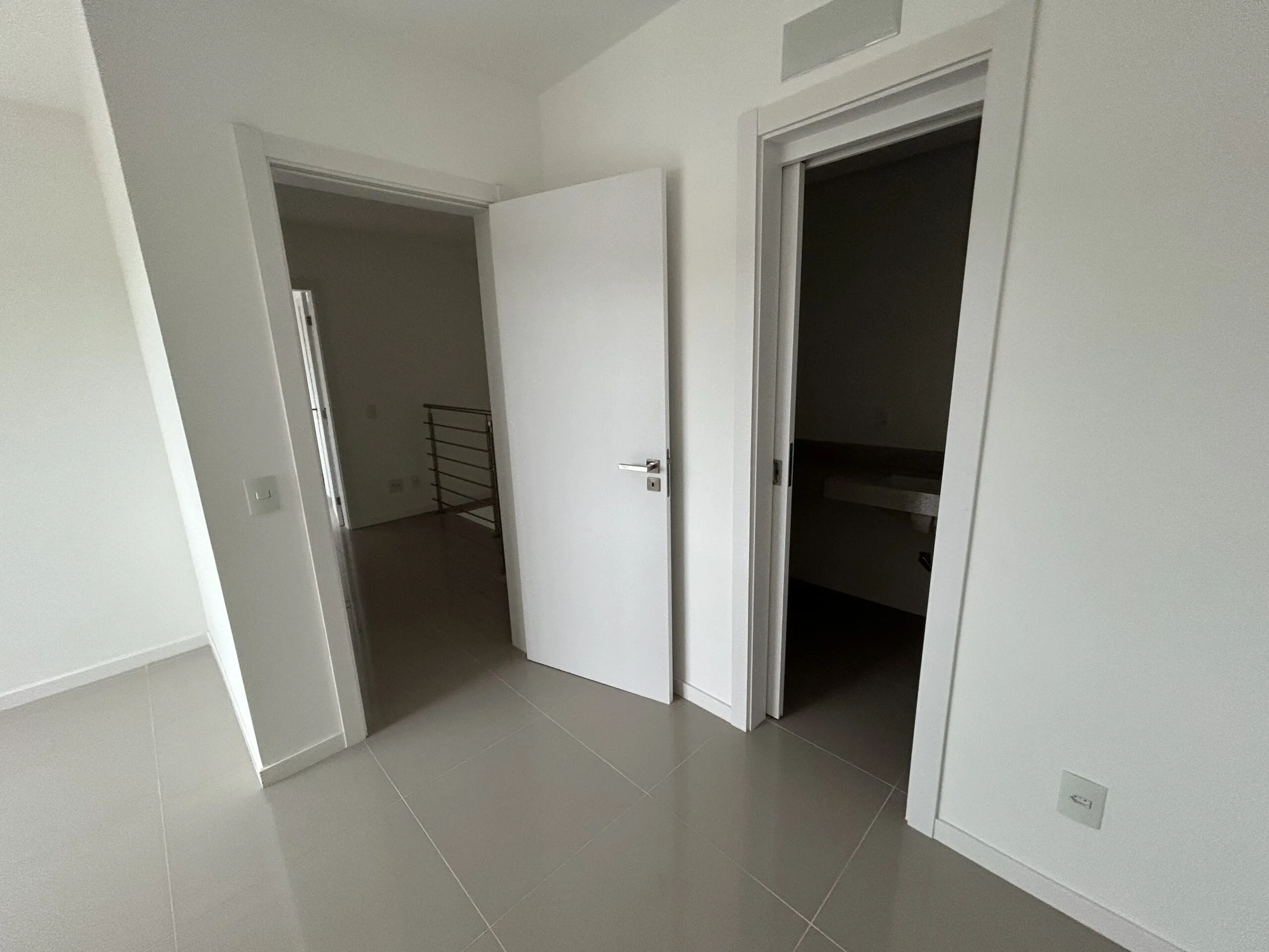 Residencial Inês de Castro: Premium House with Private Garden in Trindade