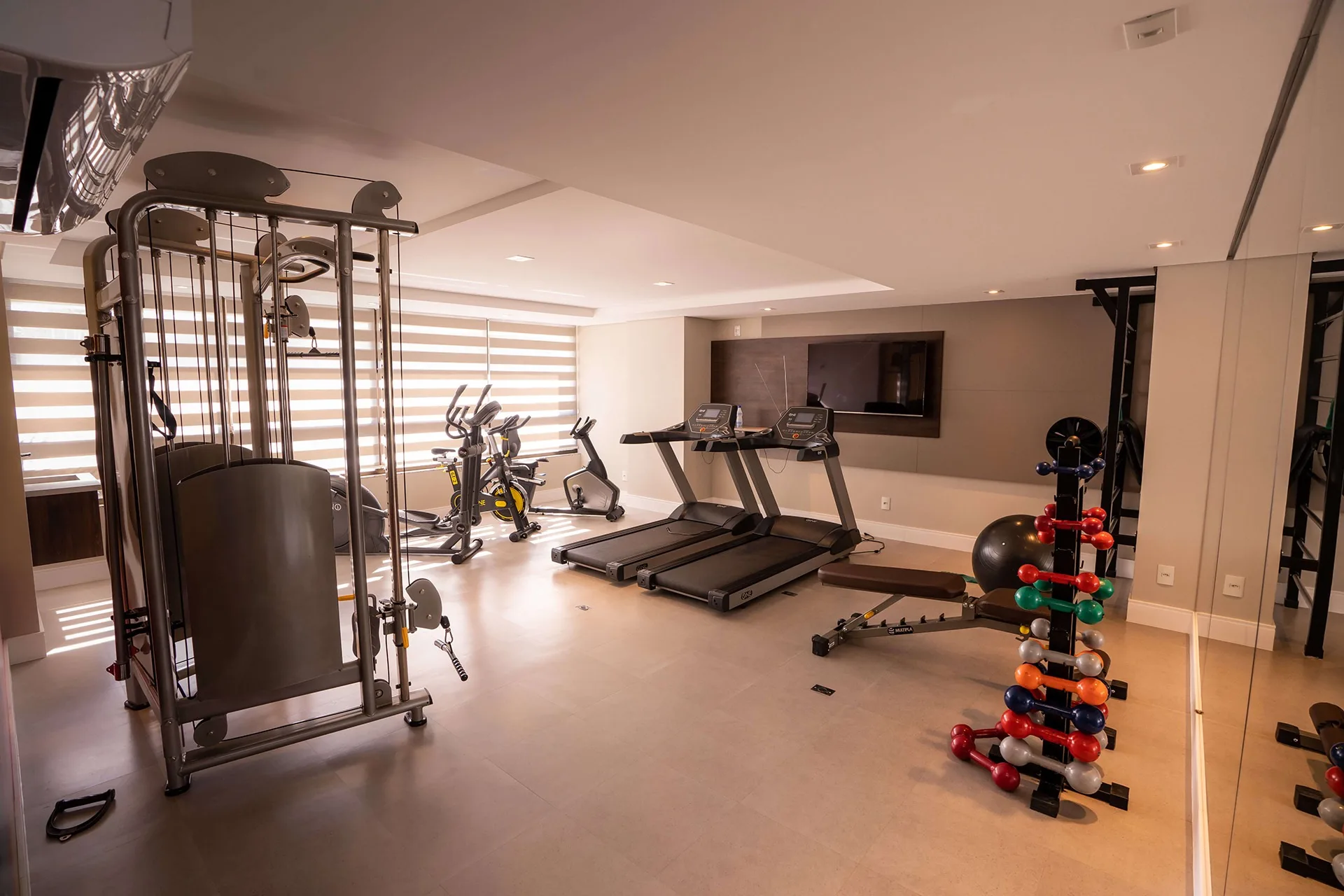 Residencial Inês de Castro: Premium House with Private Garden in Trindade